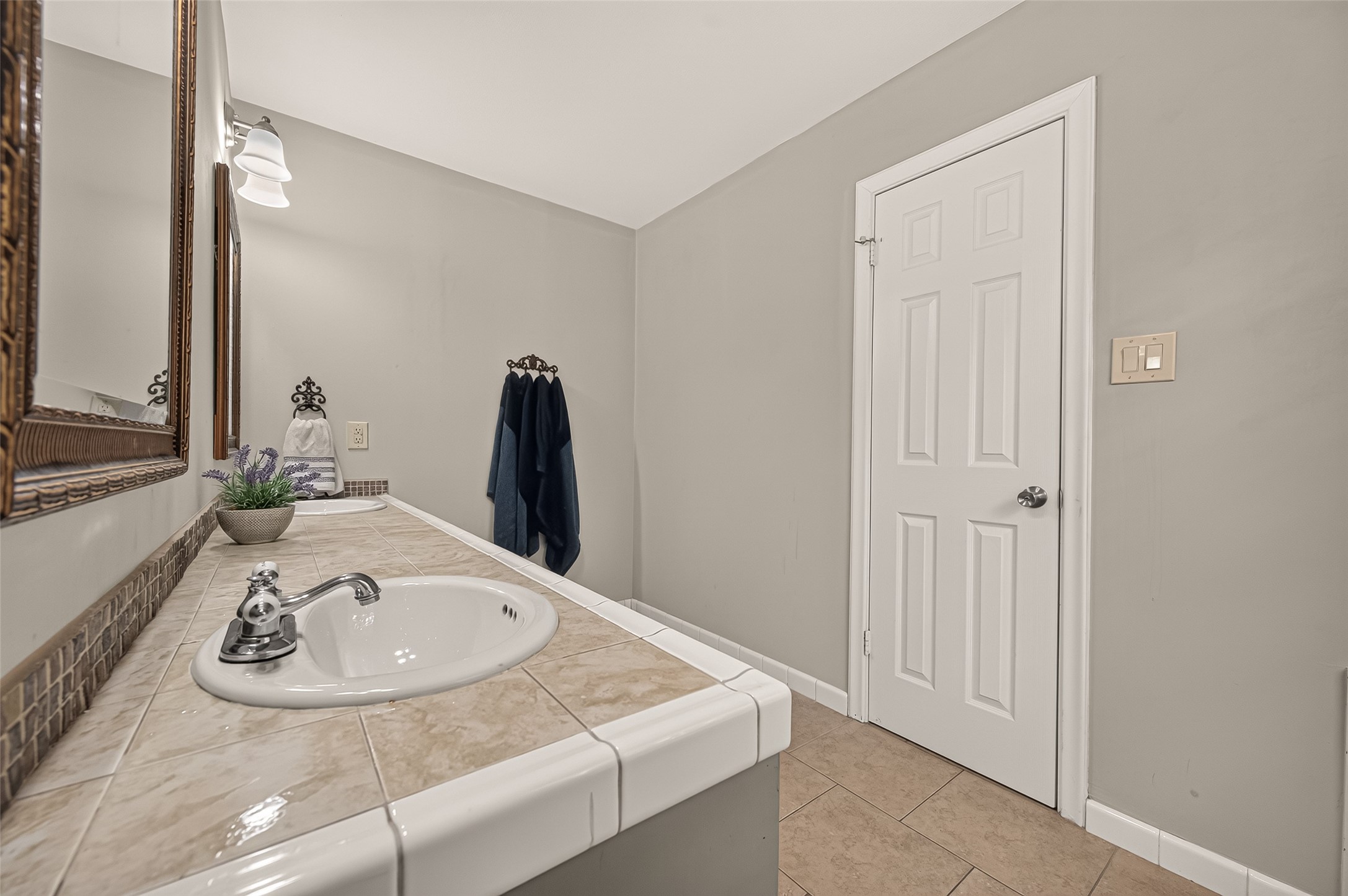 8007 Vickridge Lane Property Photo 32