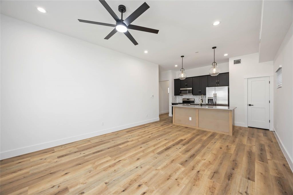 8009 Cora Street Property Photo 4