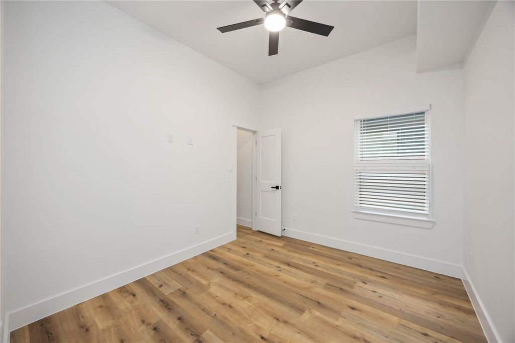 8009 Cora Street Property Photo 28