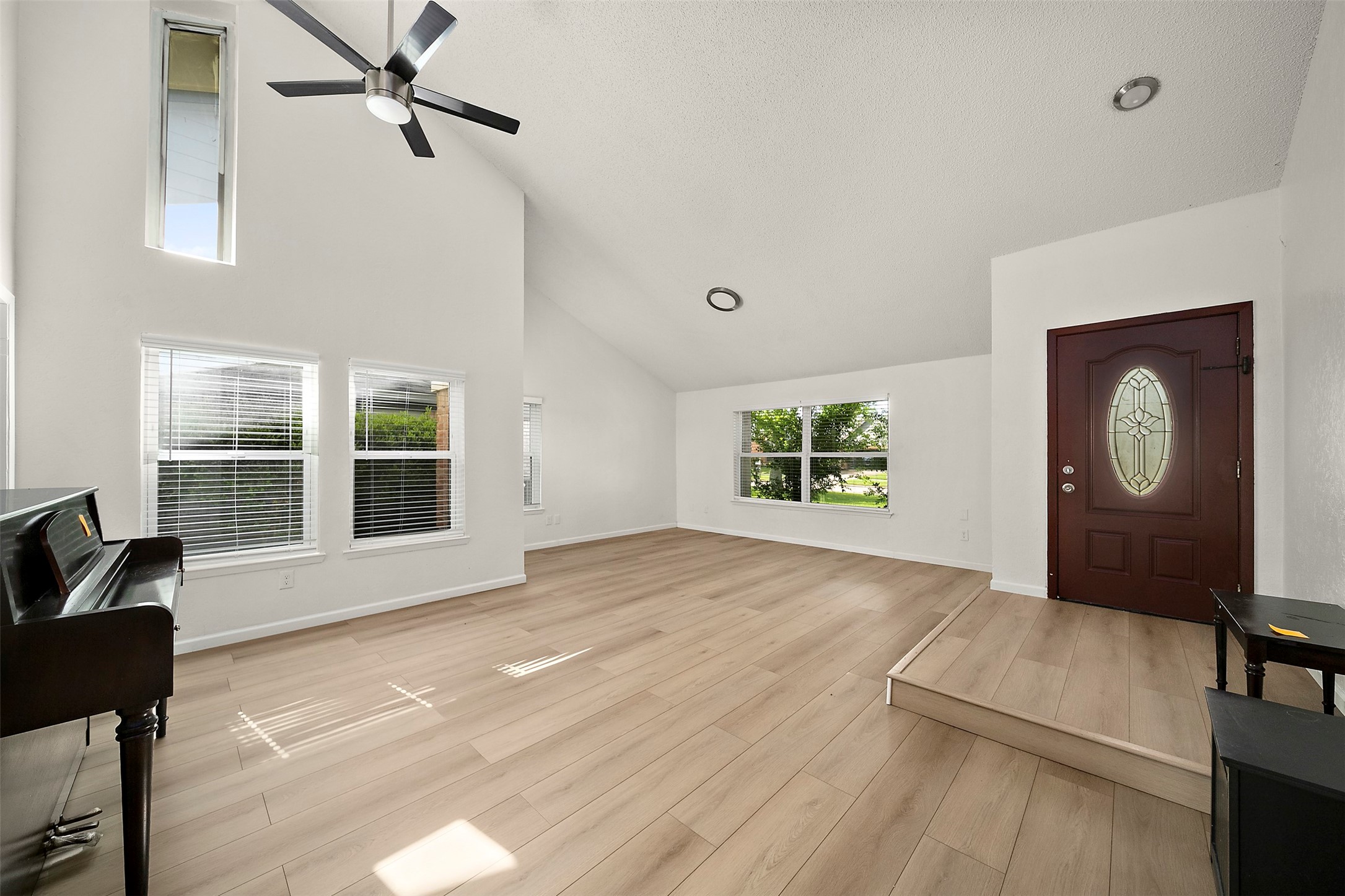 3219 The Highlands Drive Property Photo 5
