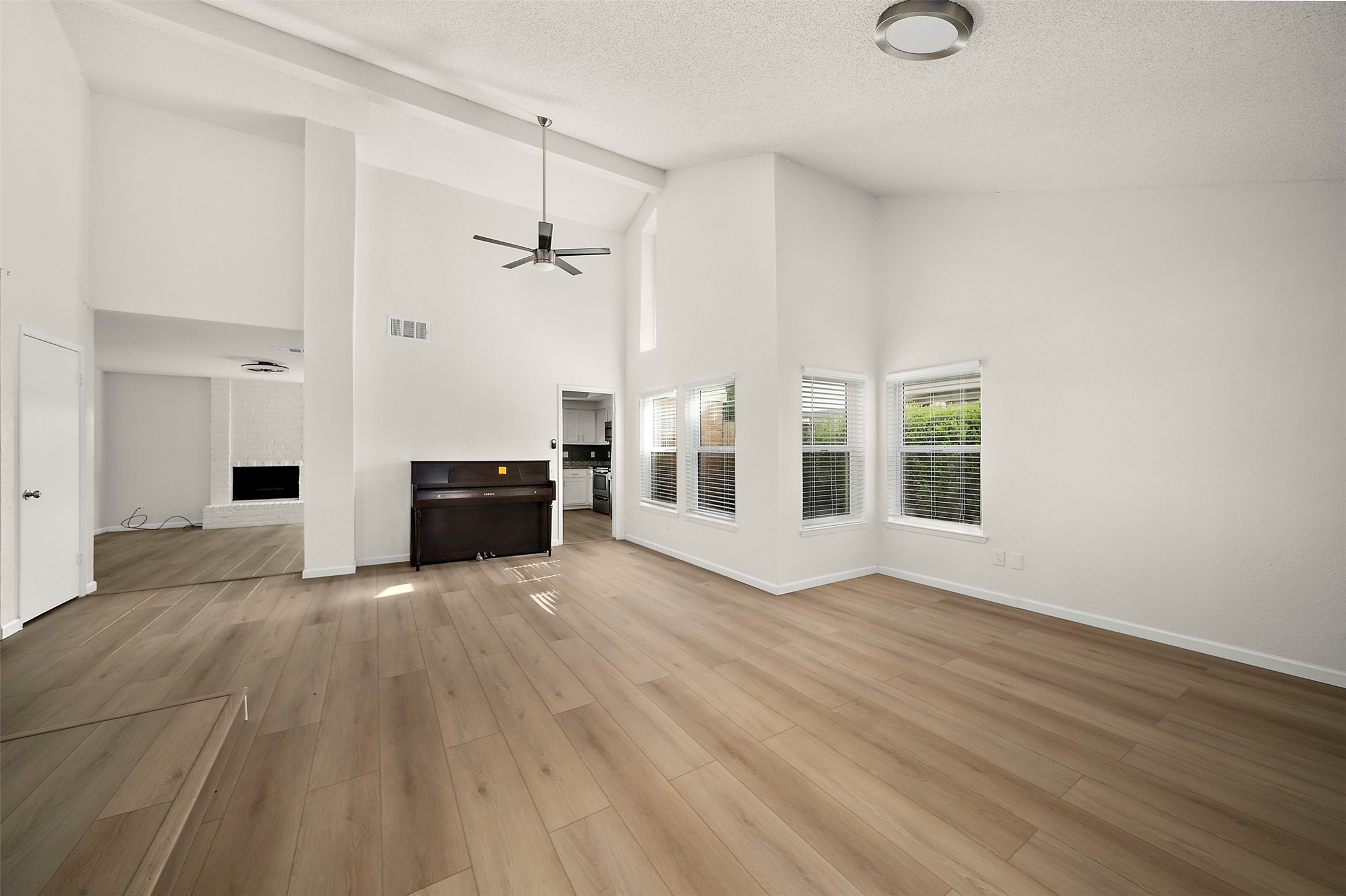 3219 The Highlands Drive Property Photo 8