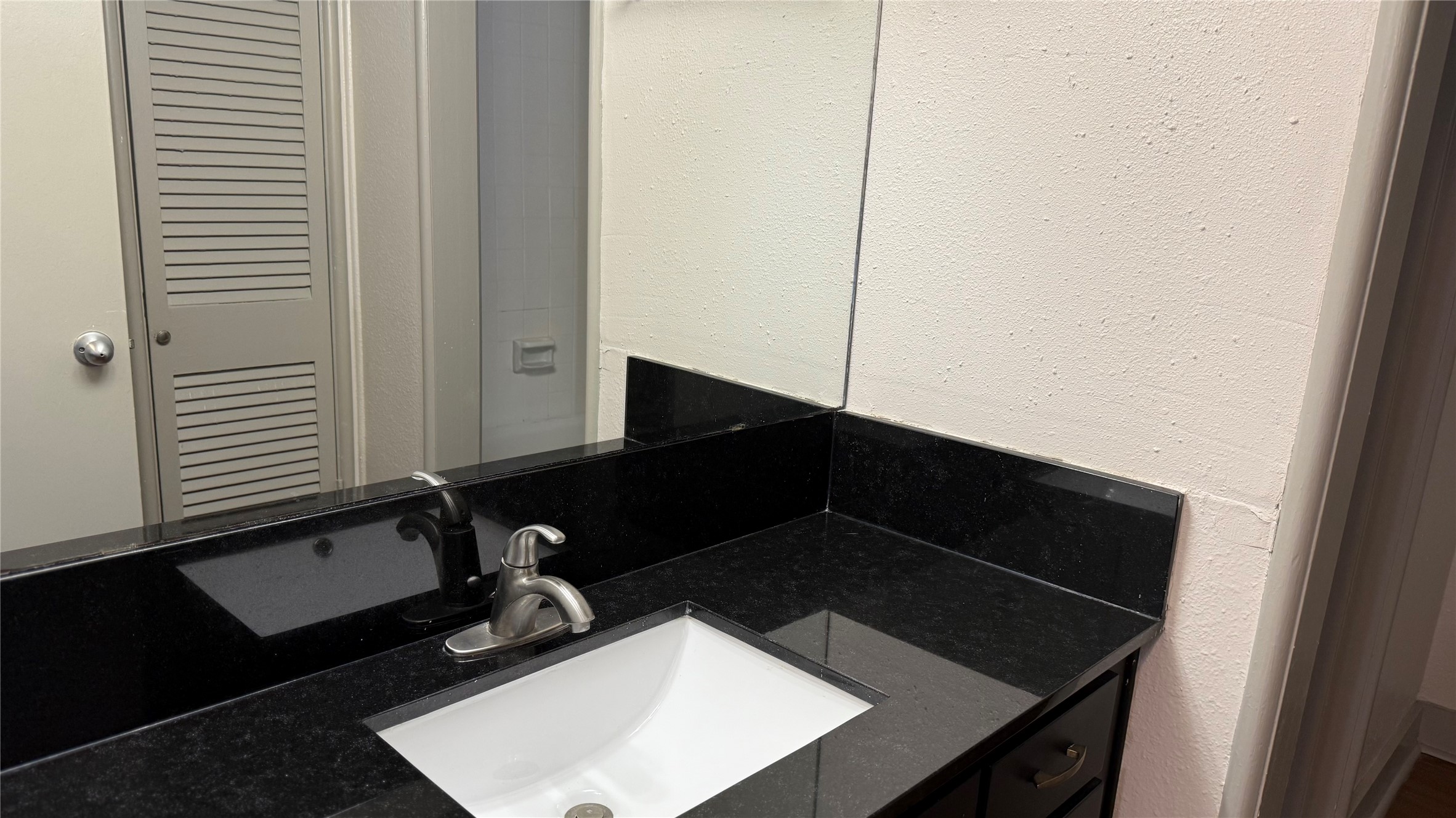 5400 Memorial Drive 102 Property Photo 11