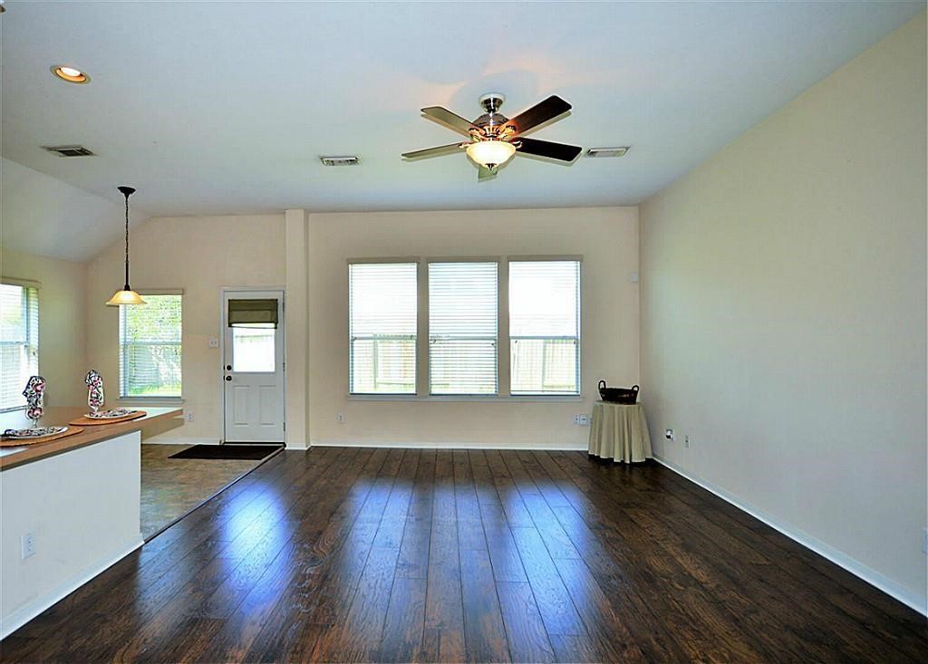 2608 Courtyard Lane Property Photo 2