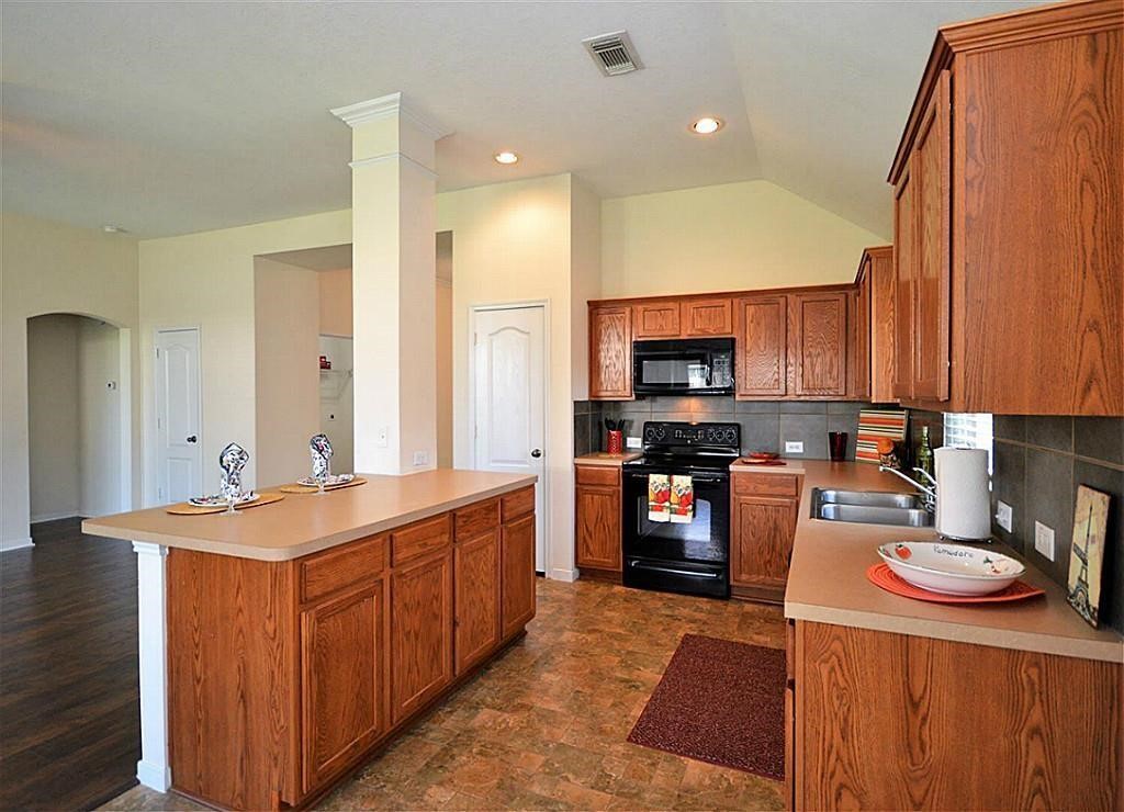 2608 Courtyard Lane Property Photo 5
