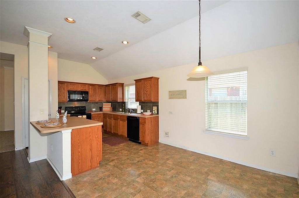2608 Courtyard Lane Property Photo 6