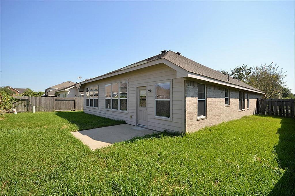 2608 Courtyard Lane Property Photo 15