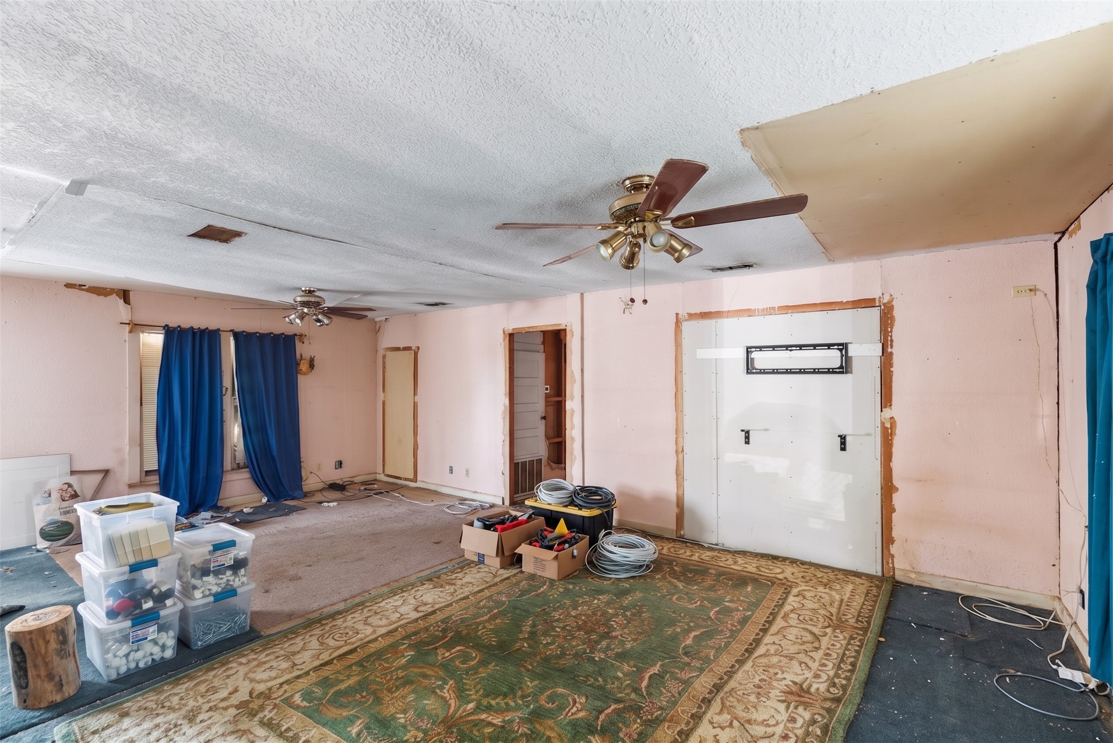 212 E Avenue B Property Photo 7