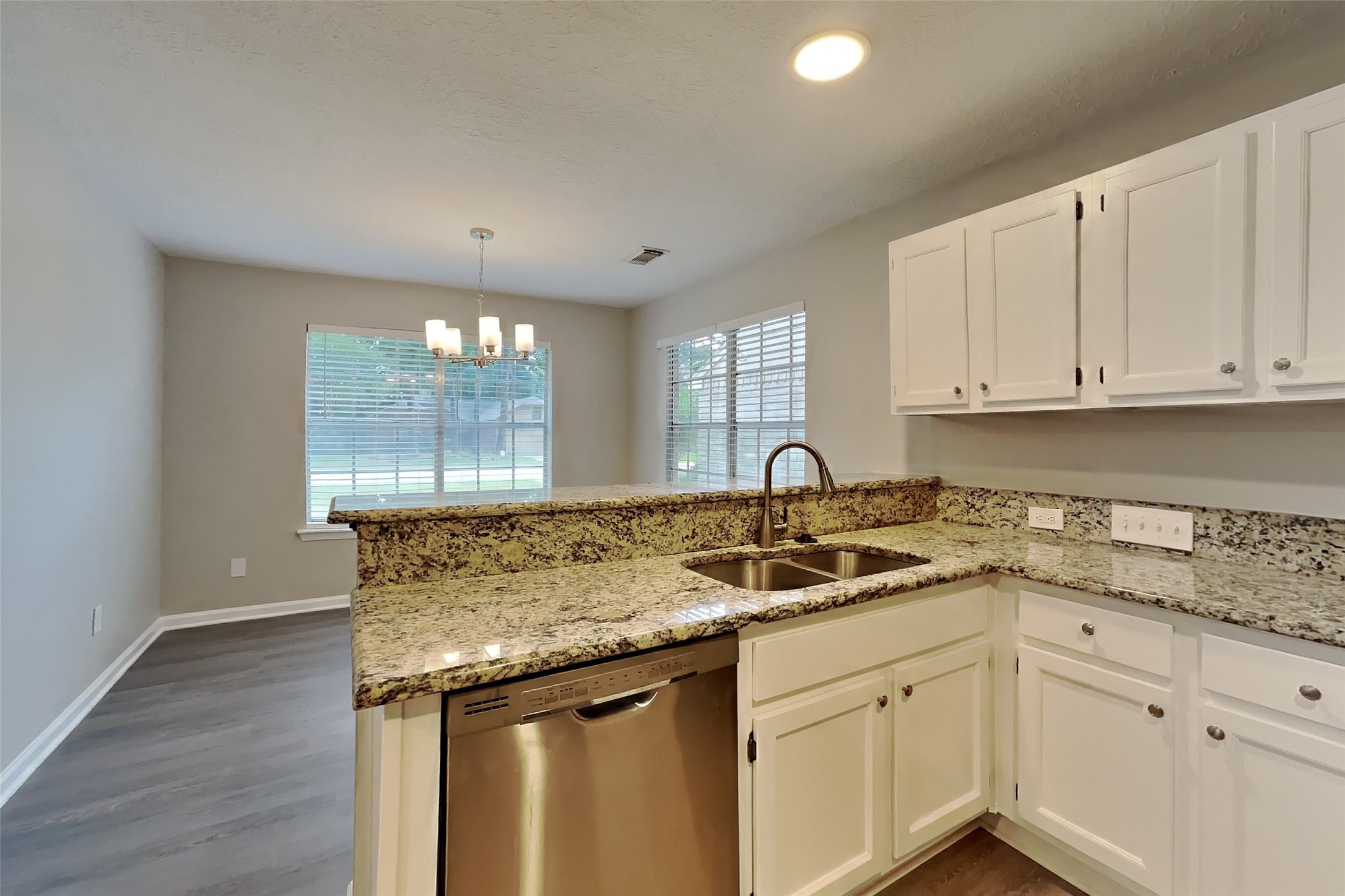 64 Hickory Oak Drive Property Photo 4