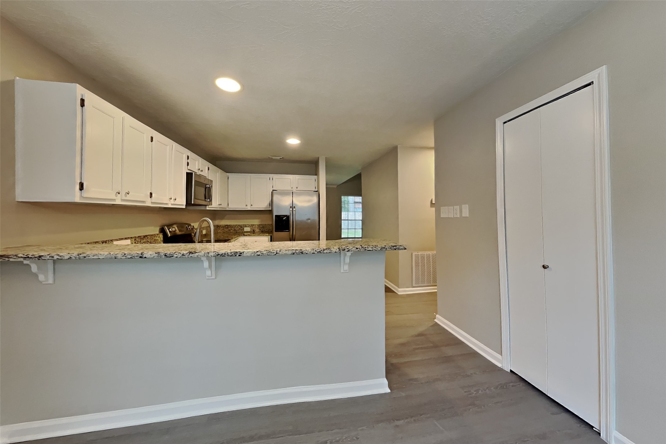 64 Hickory Oak Drive Property Photo 5
