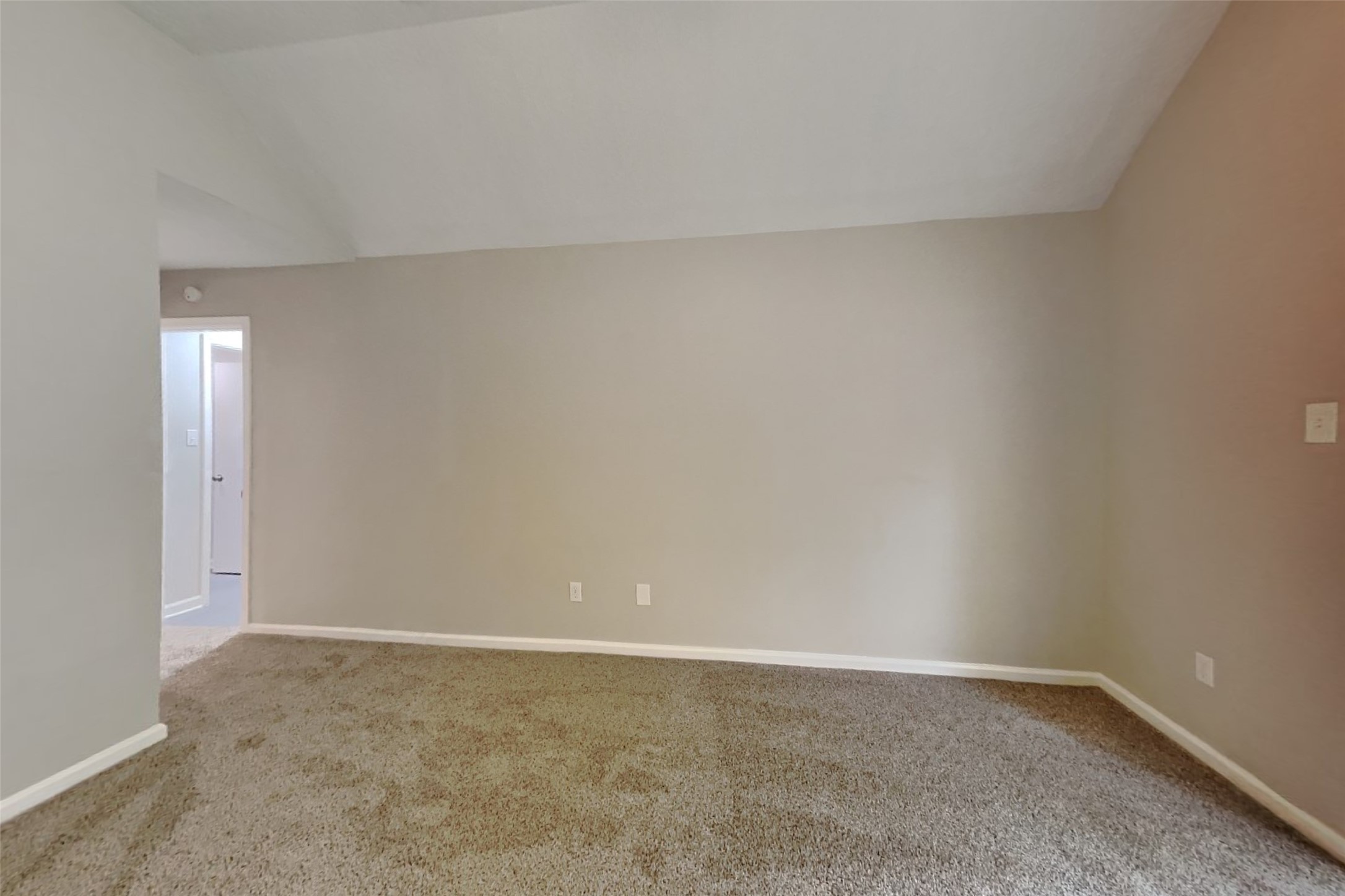 64 Hickory Oak Drive Property Photo 8