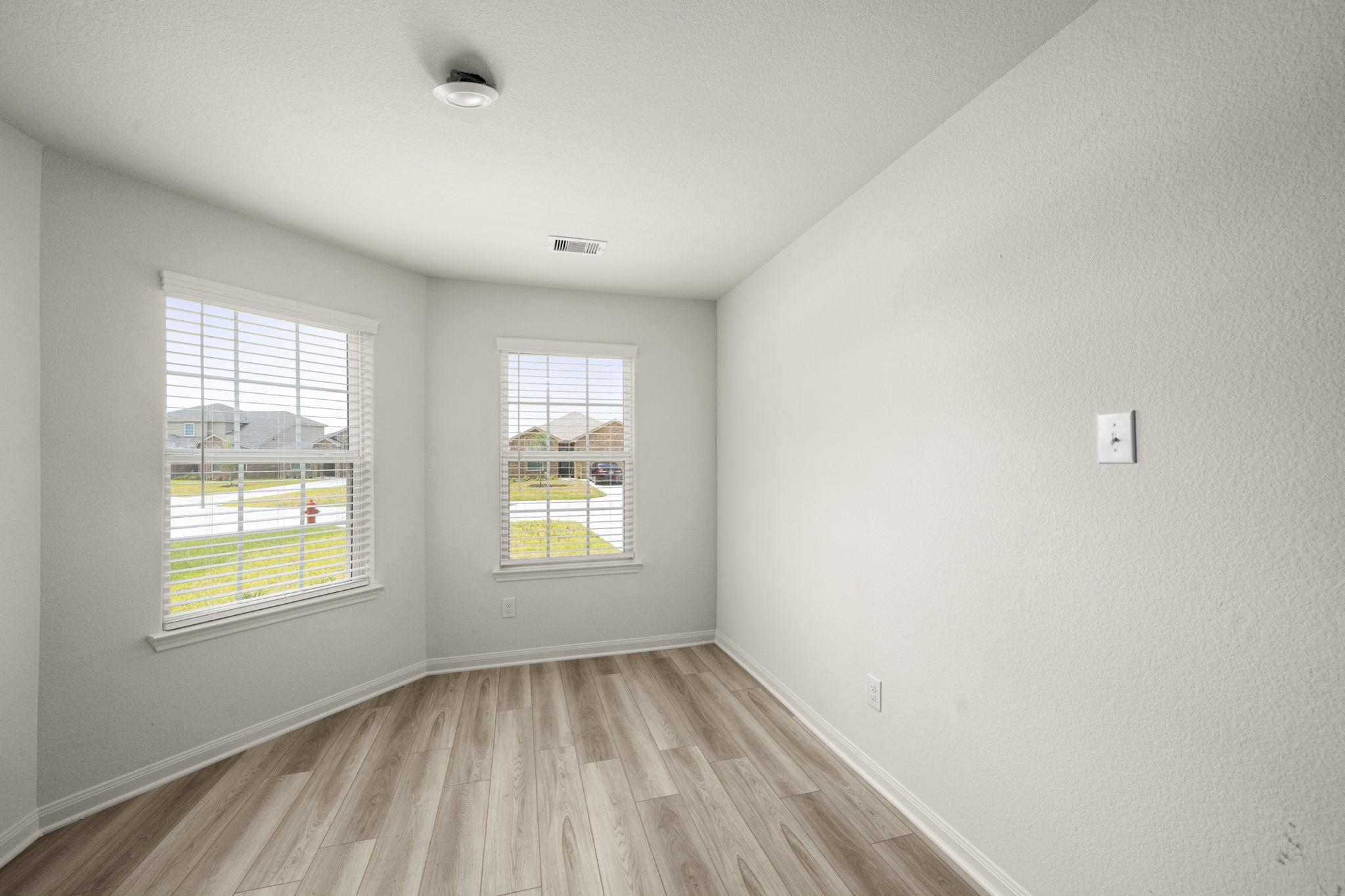 2137 Mule Ridge Drive Property Photo 9