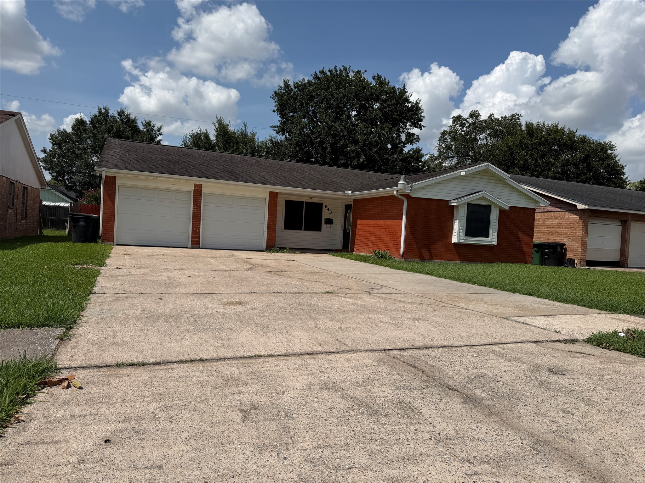 843 Regal Street Property Photo 1