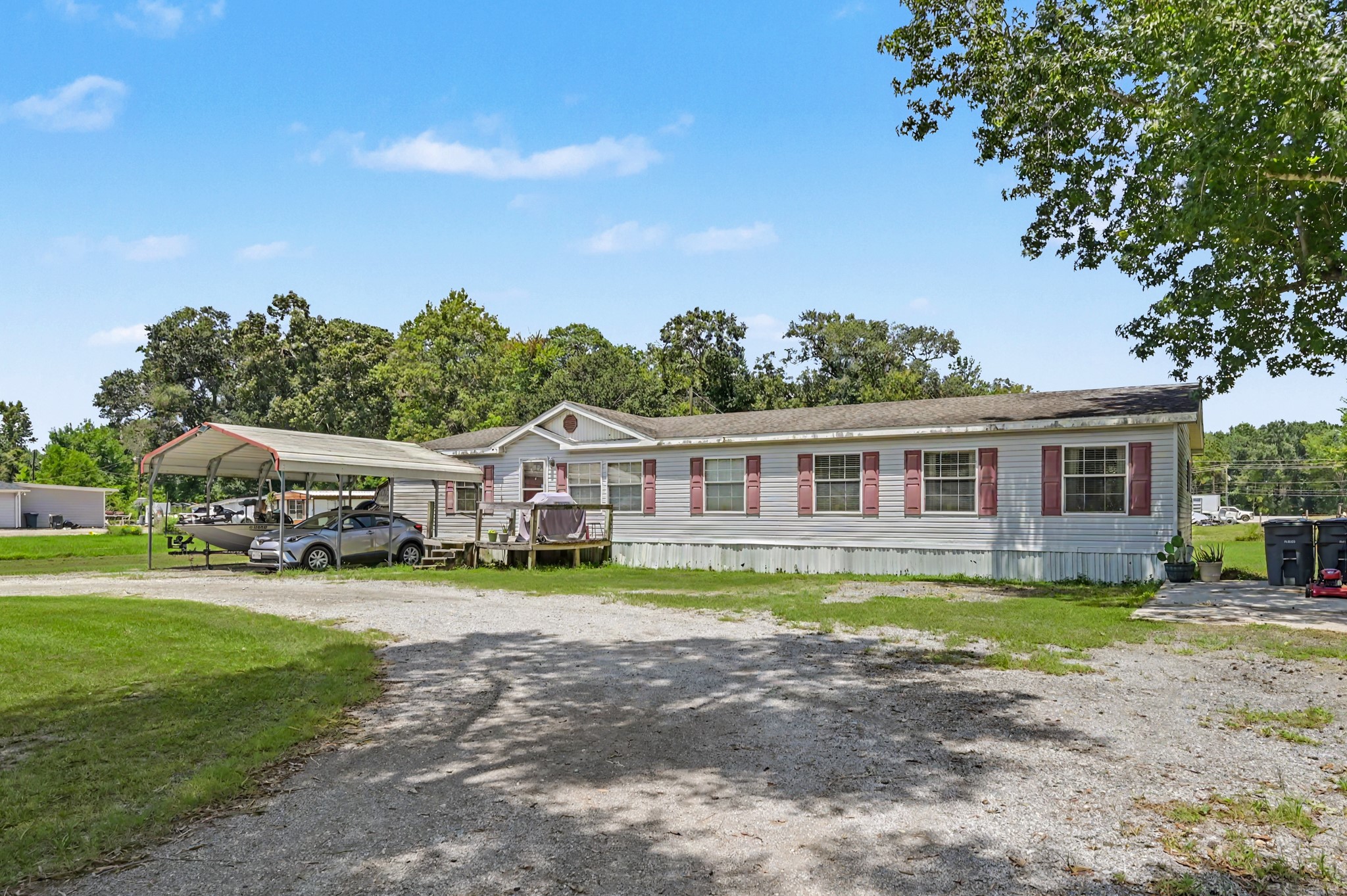 15221 Bennette Woods Road Property Photo 3