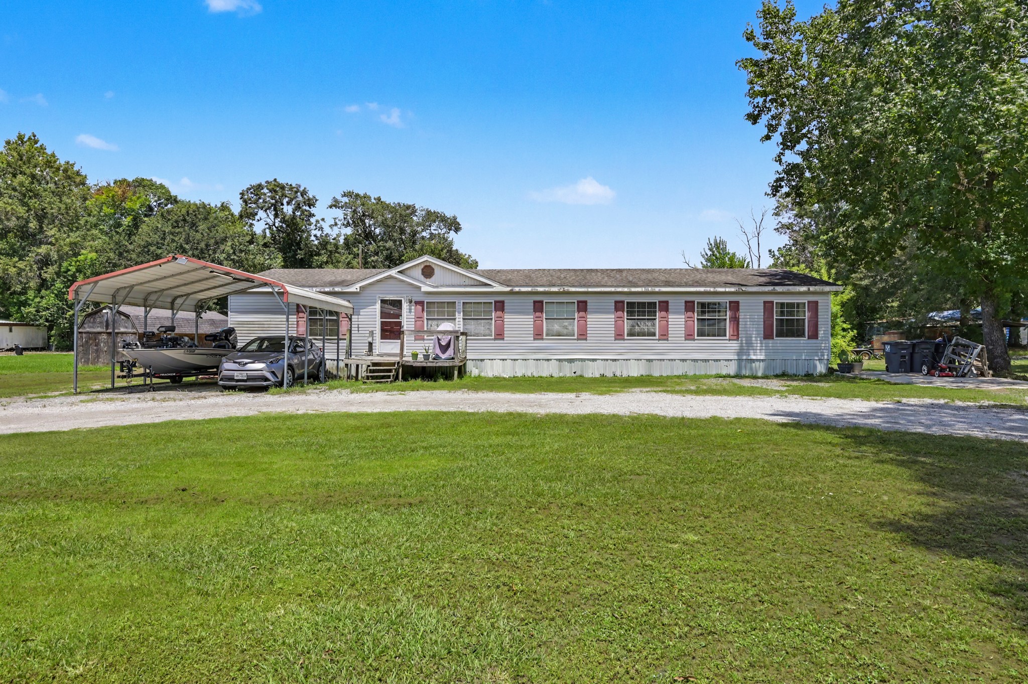 15221 Bennette Woods Road Property Photo 4