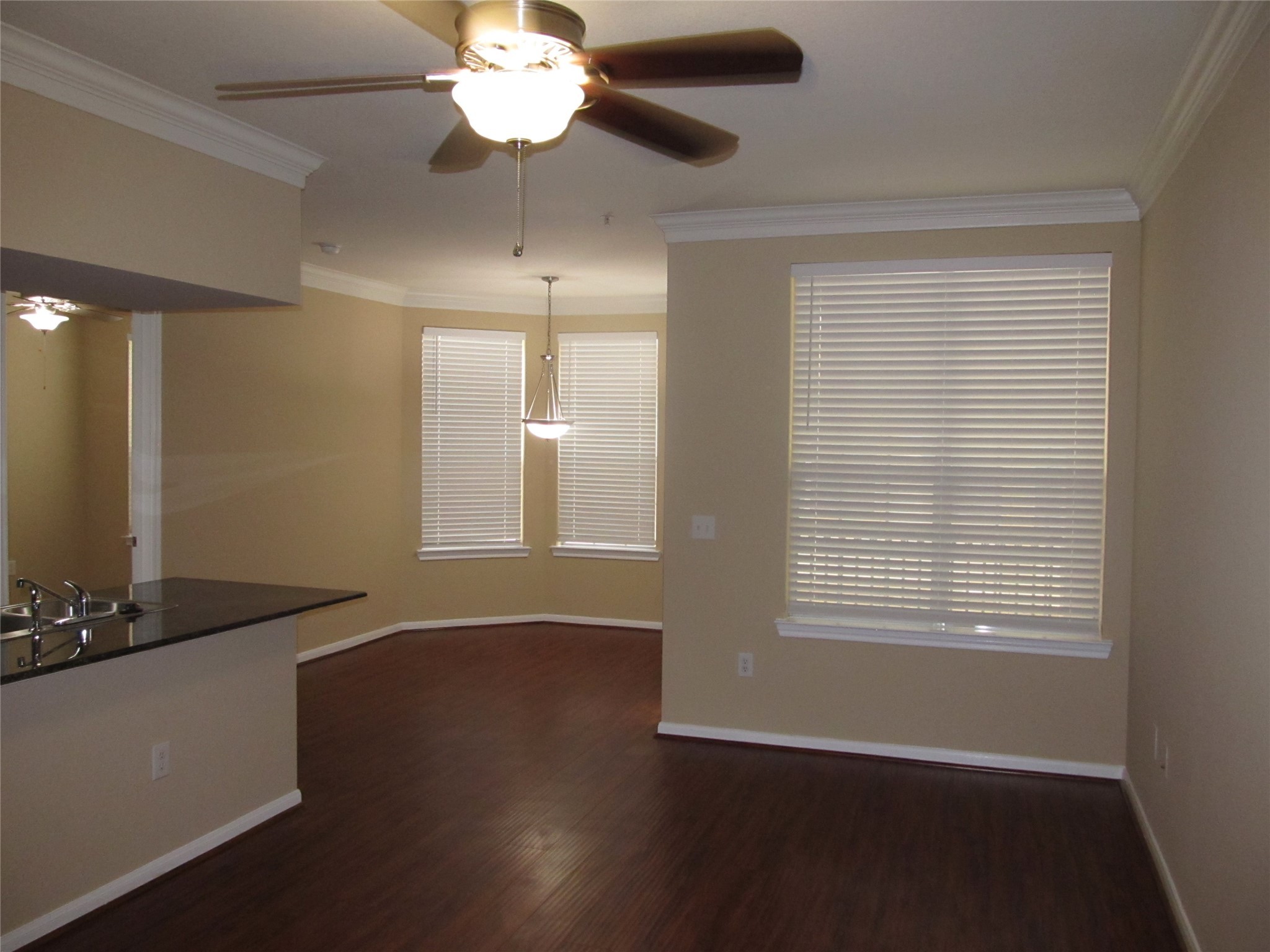 7575 Kirby Drive 3202 Property Photo 3