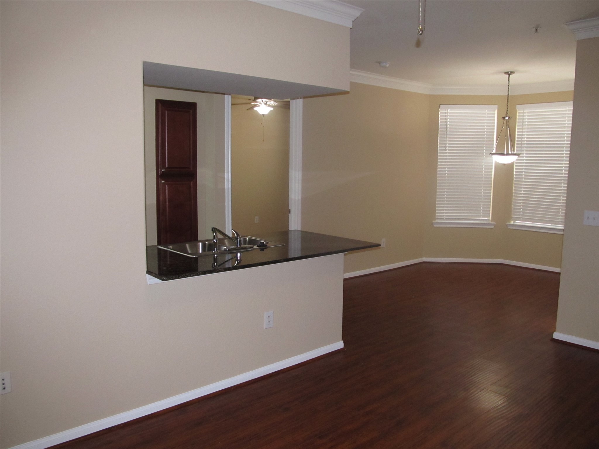 7575 Kirby Drive 3202 Property Photo 4