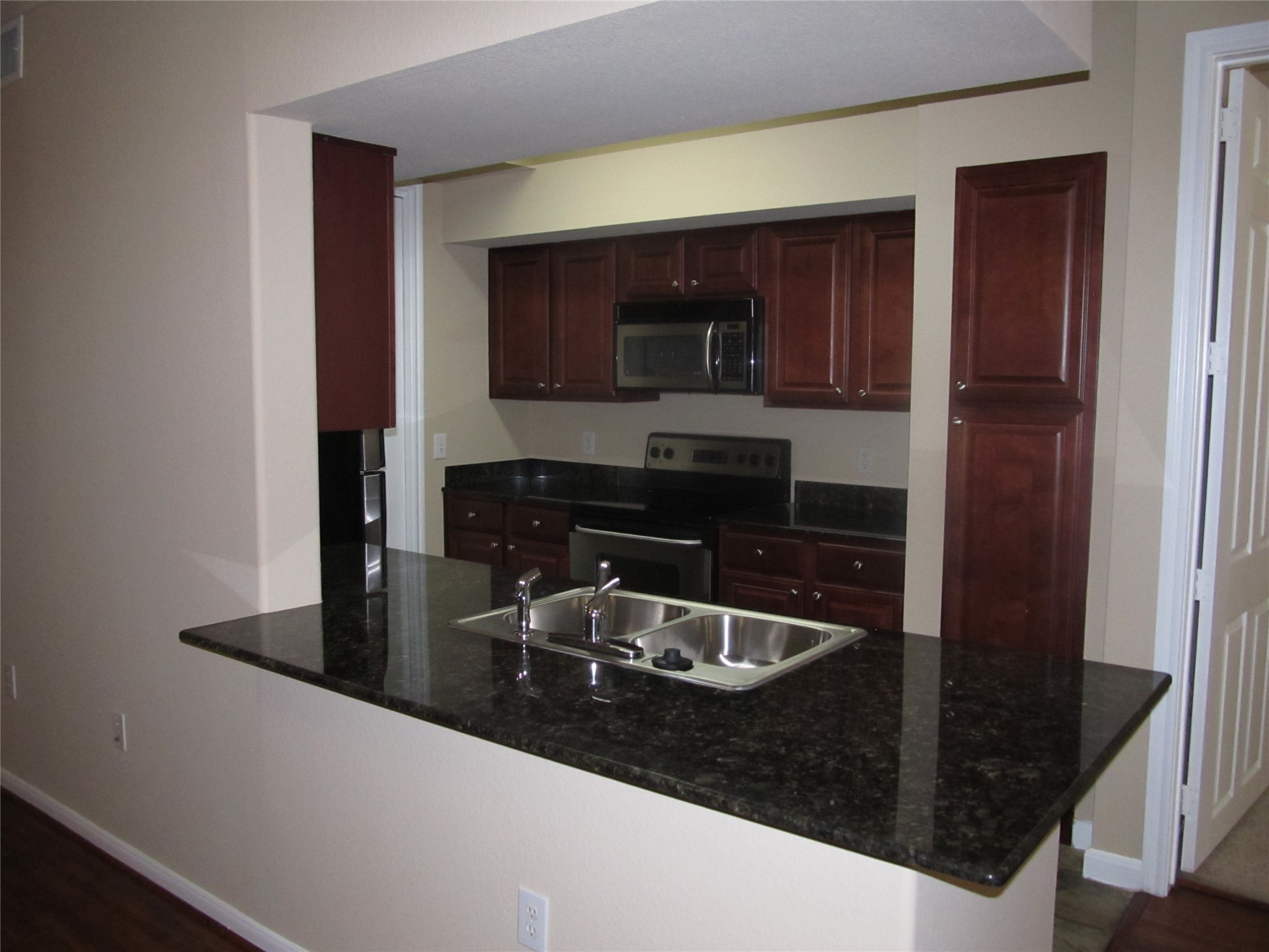 7575 Kirby Drive 3202 Property Photo 5