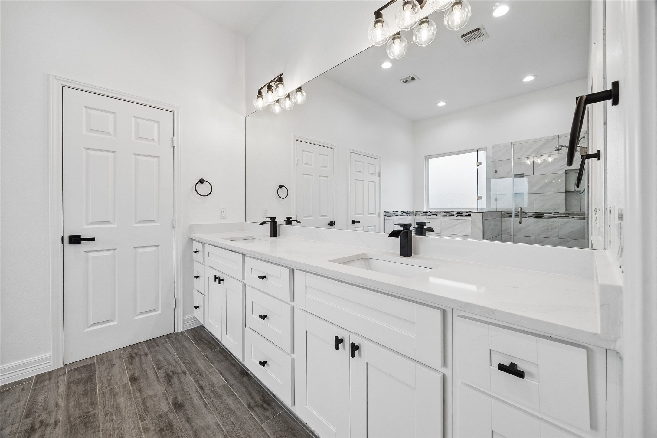 2032 Spenwick Drive Property Photo 14