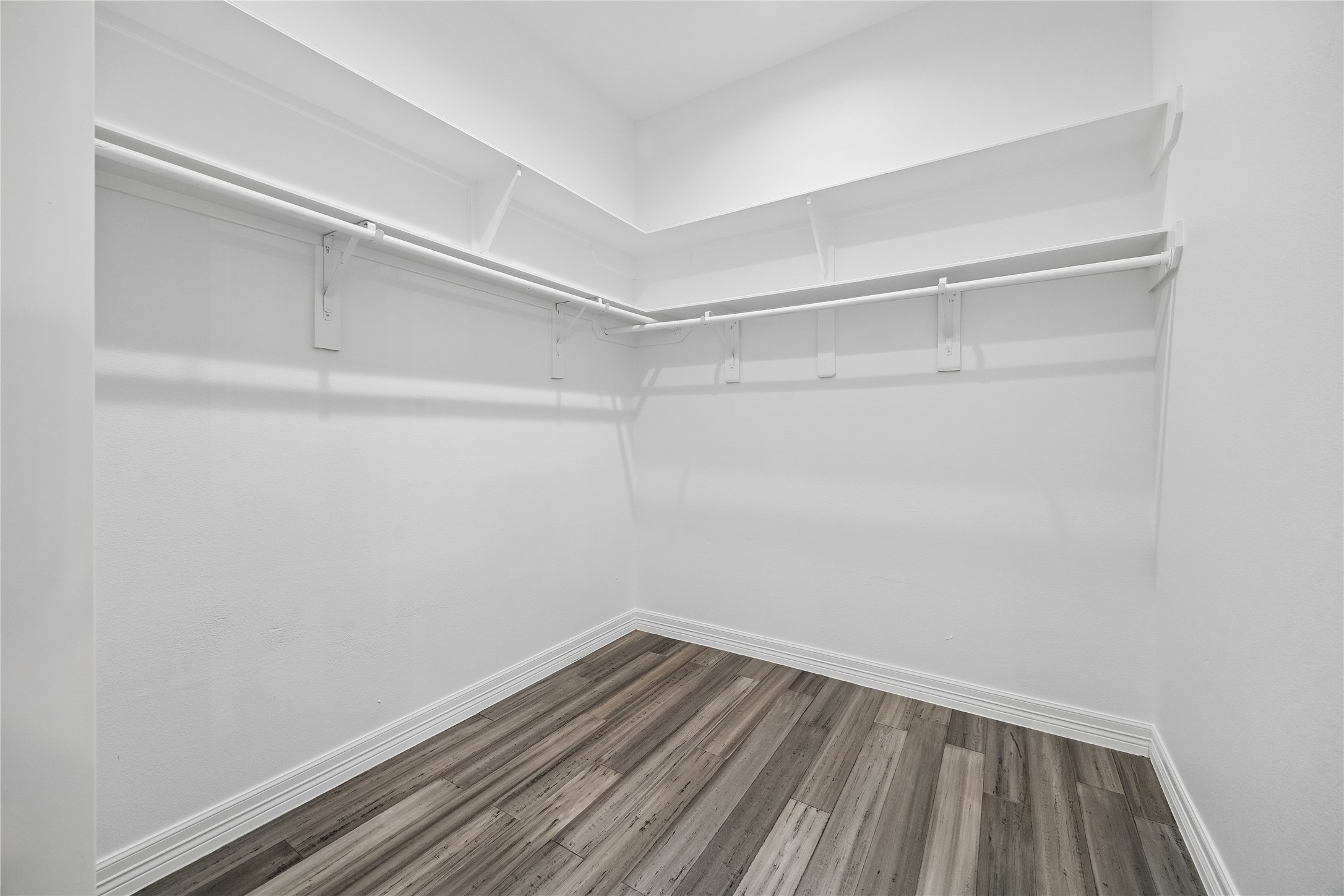 2032 Spenwick Drive Property Photo 16