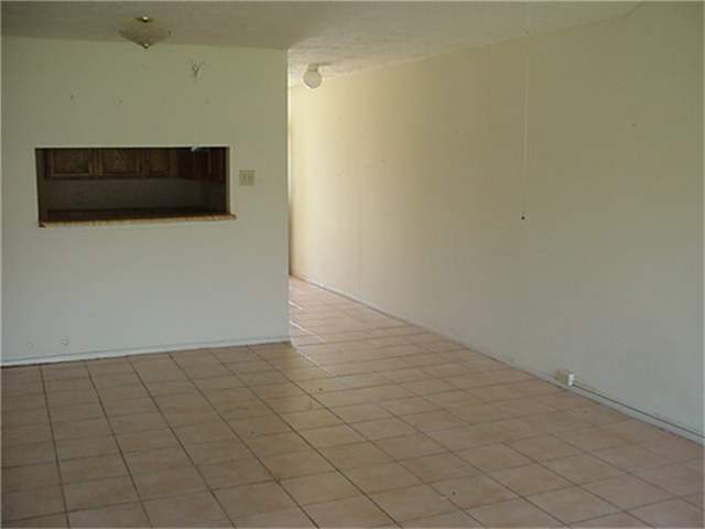 19434 Lazy Valley Drive Property Photo 5