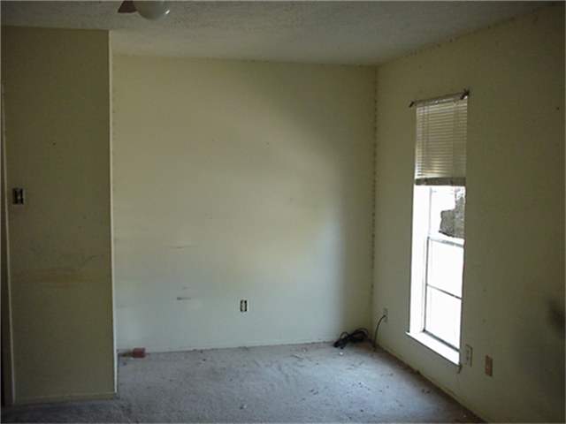19434 Lazy Valley Drive Property Photo 7