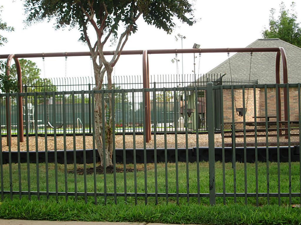 19434 Lazy Valley Drive Property Photo 10