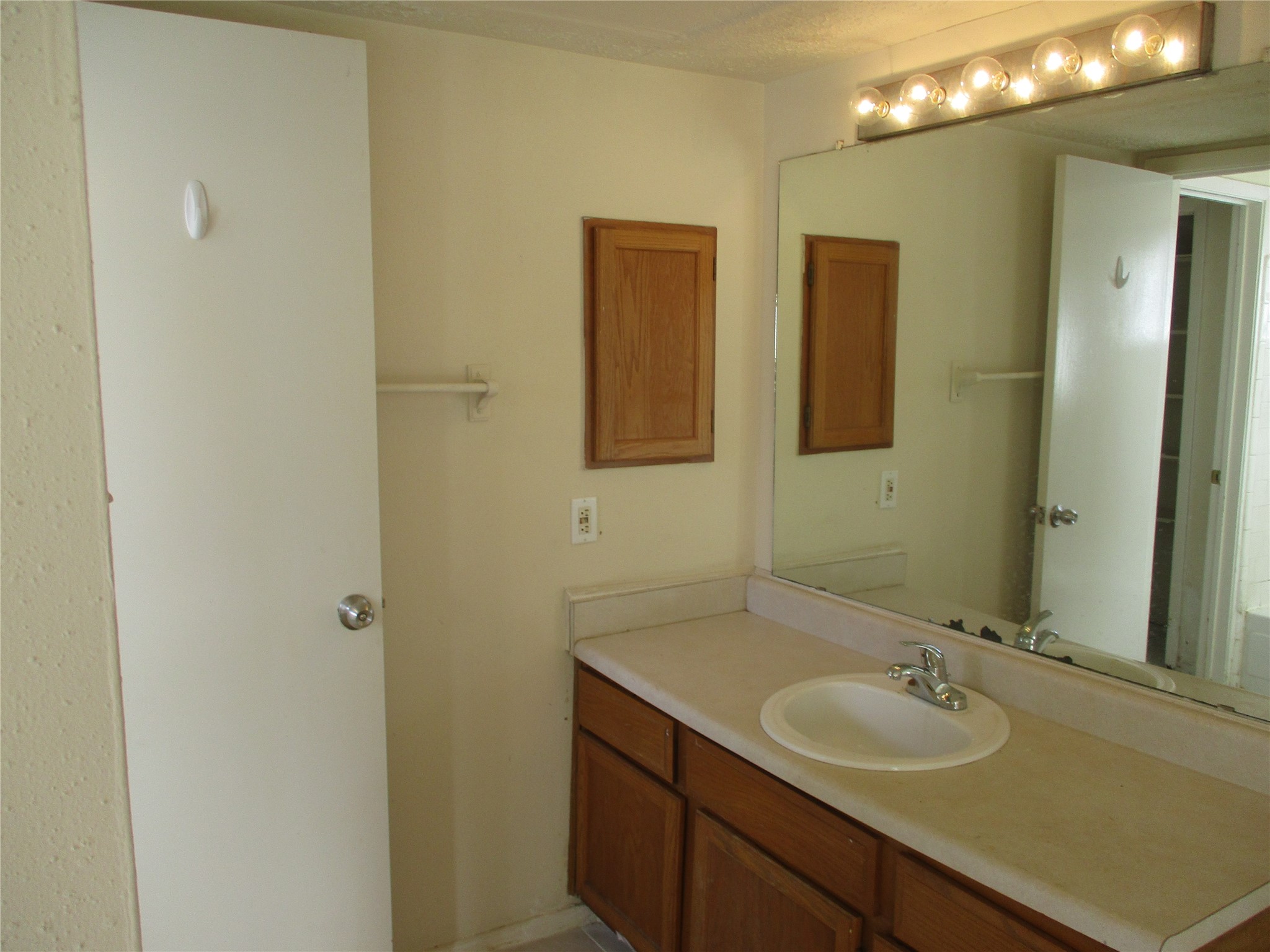 19434 Lazy Valley Drive Property Photo 31