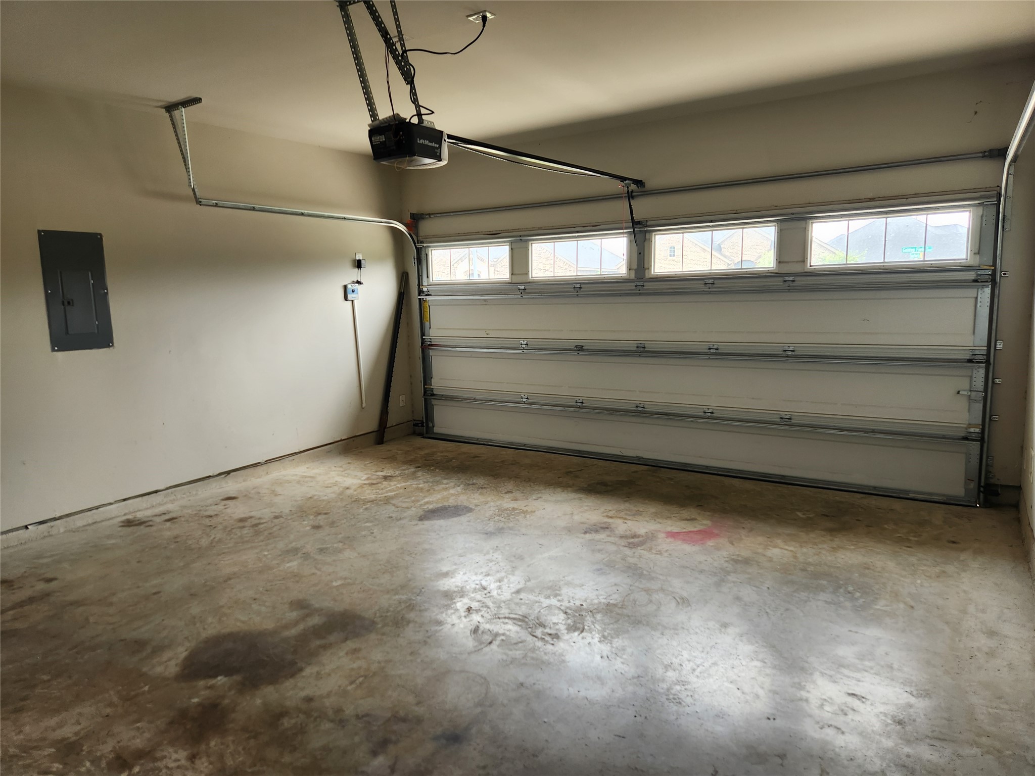 8519 Golden Field Drive Property Photo 21