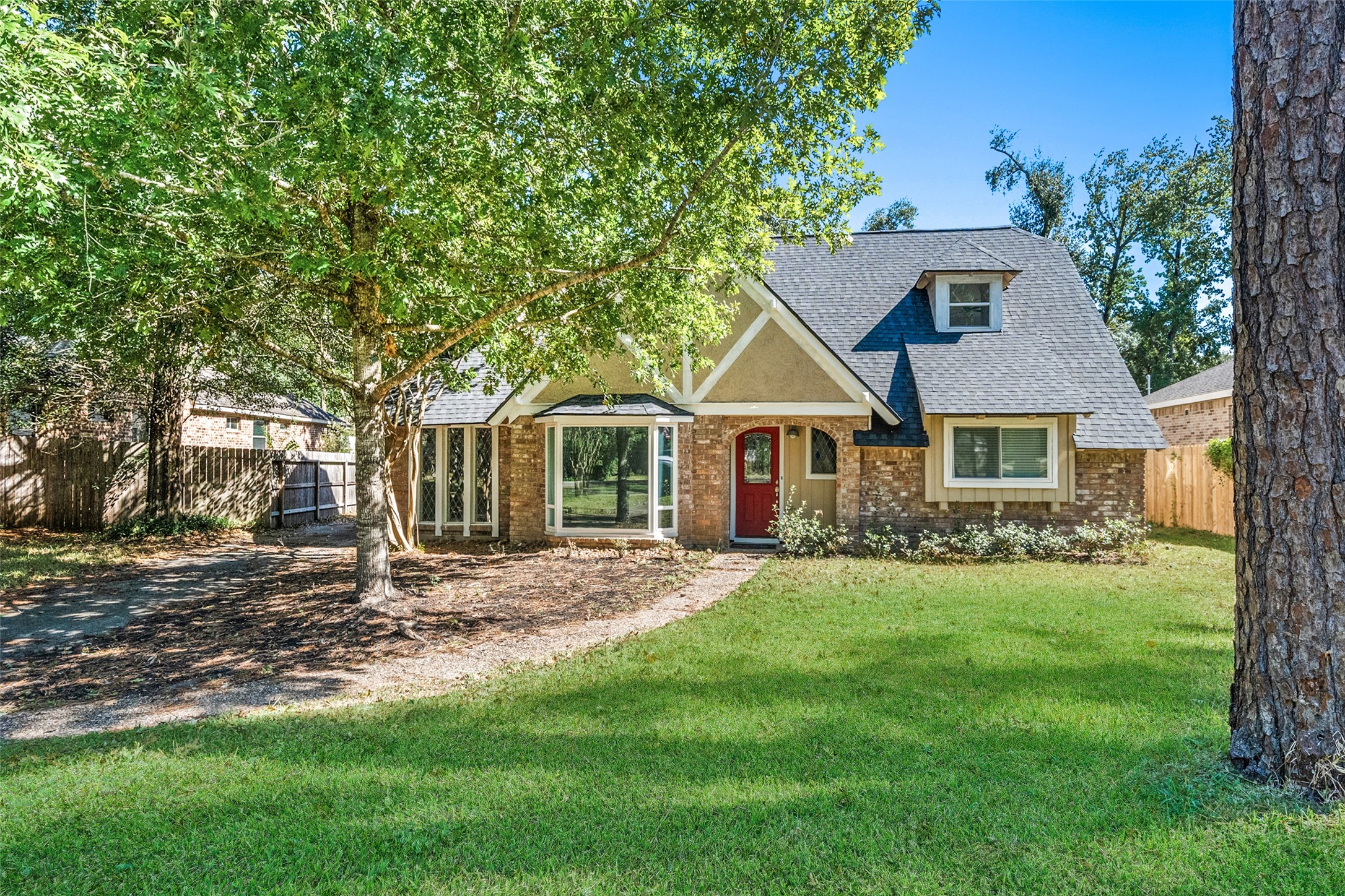 499 Mississippi Park Property Photo 1