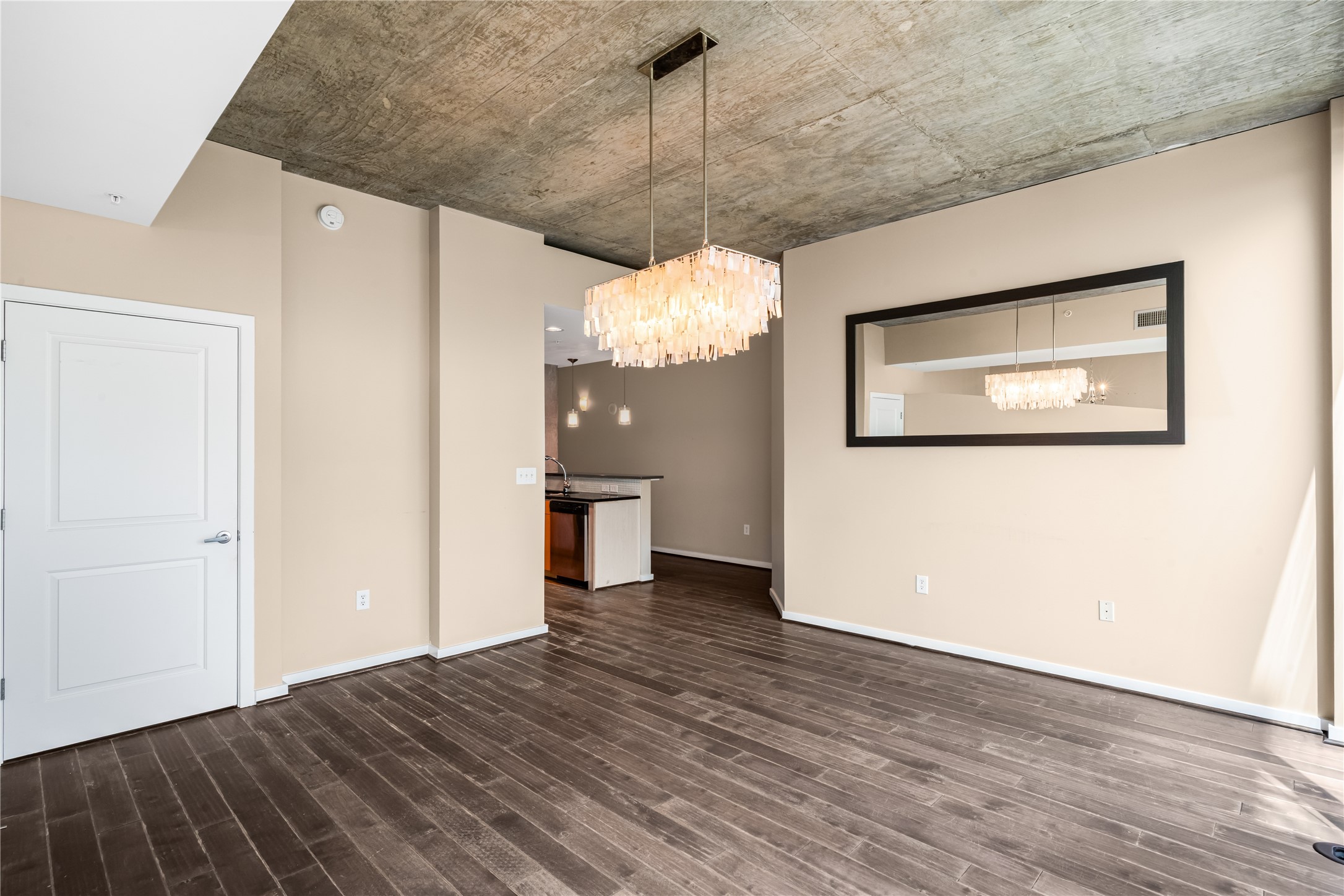 5925 Almeda Road 12410 Property Photo 4