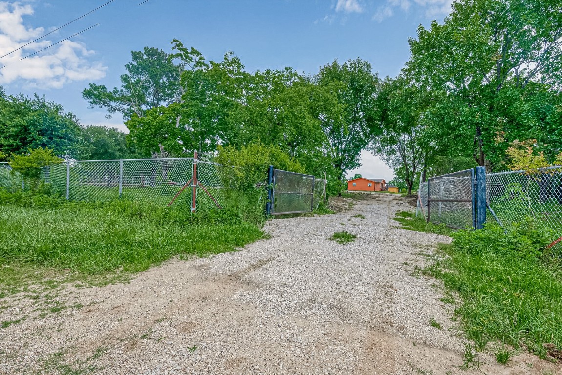 1031 County Road 491 Property Photo 2
