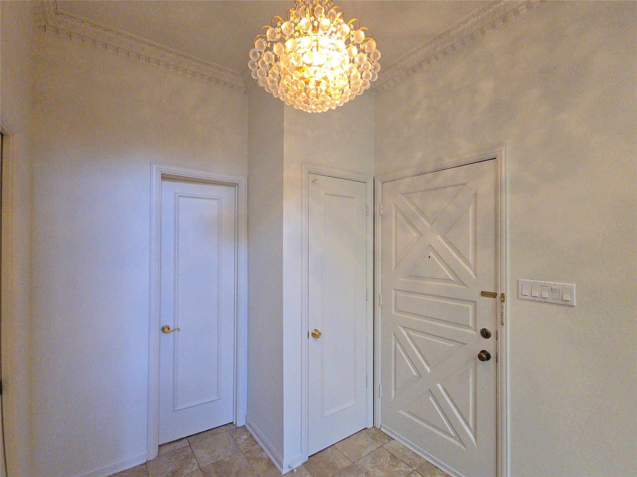 9731 Briar Forest Drive Property Photo 3