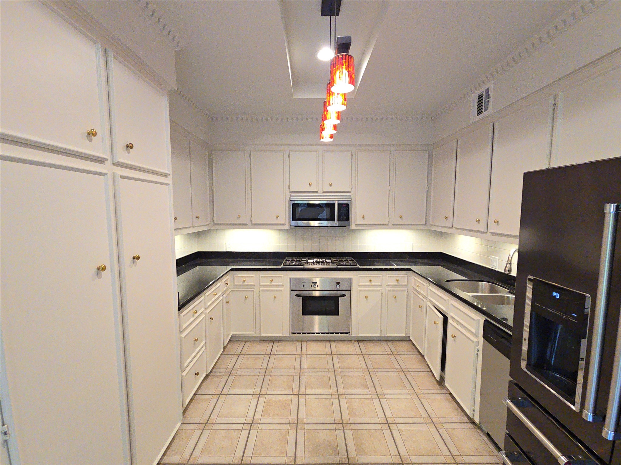 9731 Briar Forest Drive Property Photo 9
