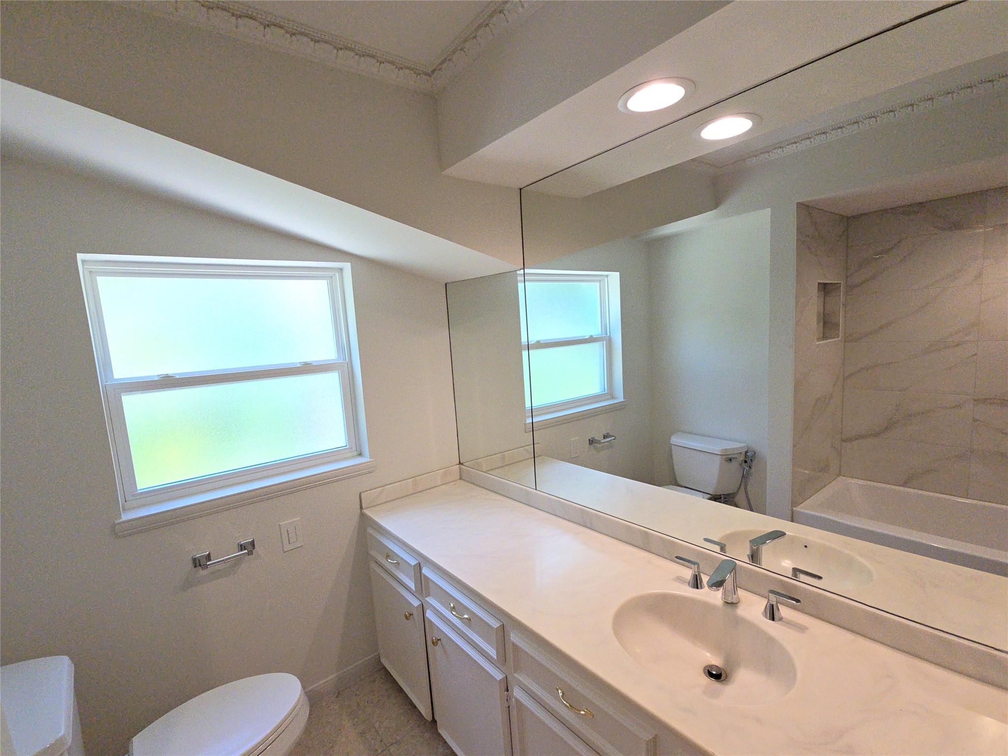 9731 Briar Forest Drive Property Photo 17