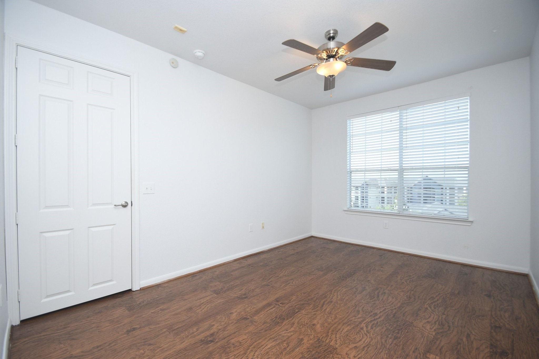 7575 Kirby Drive 1407 Property Photo 2