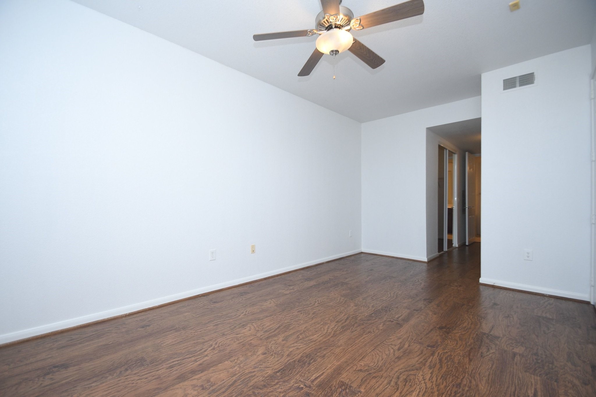 7575 Kirby Drive 1407 Property Photo 3