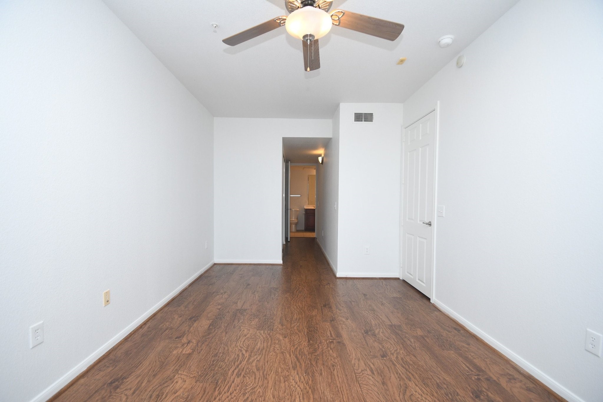 7575 Kirby Drive 1407 Property Photo 4