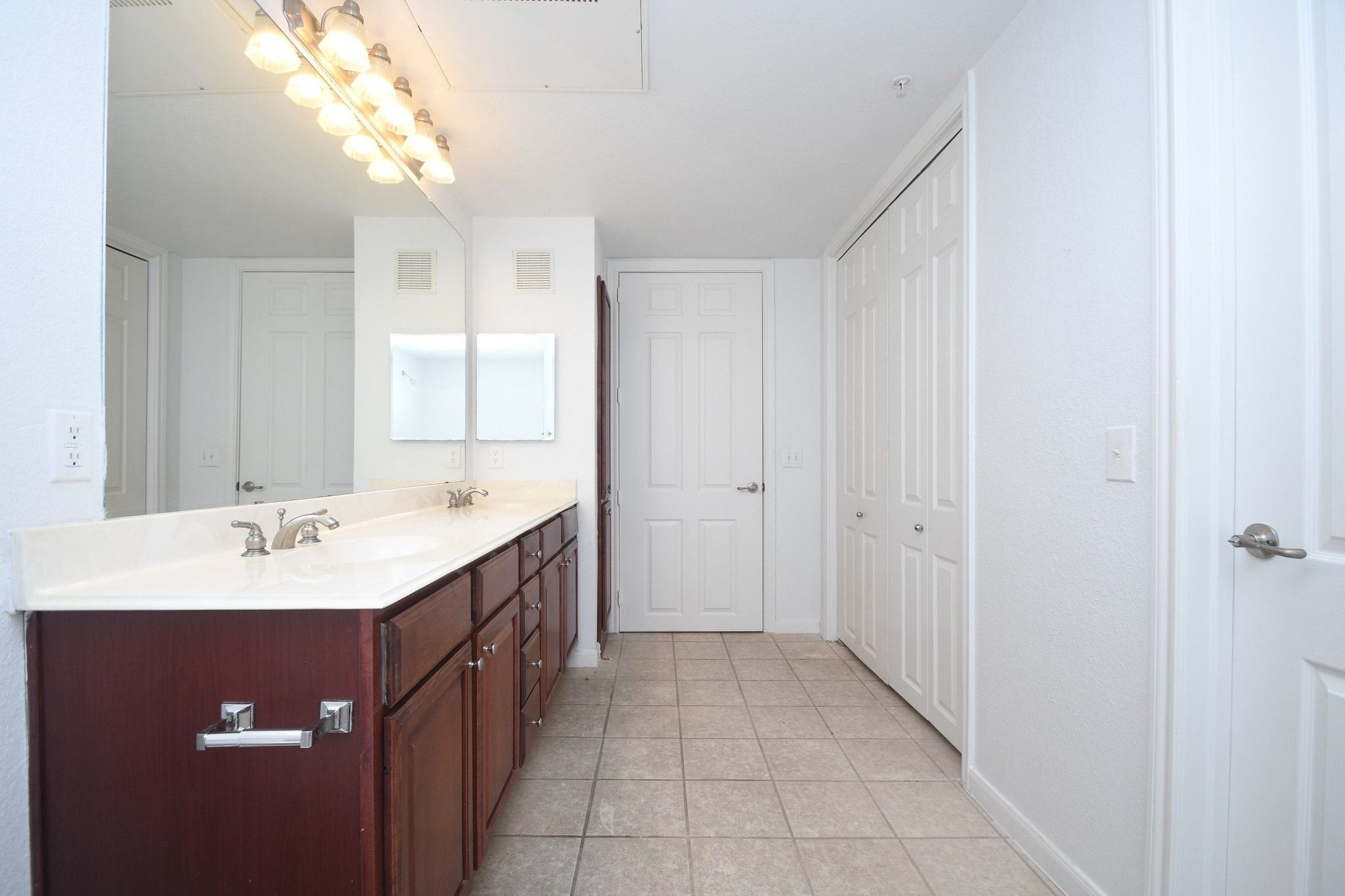7575 Kirby Drive 1407 Property Photo 11