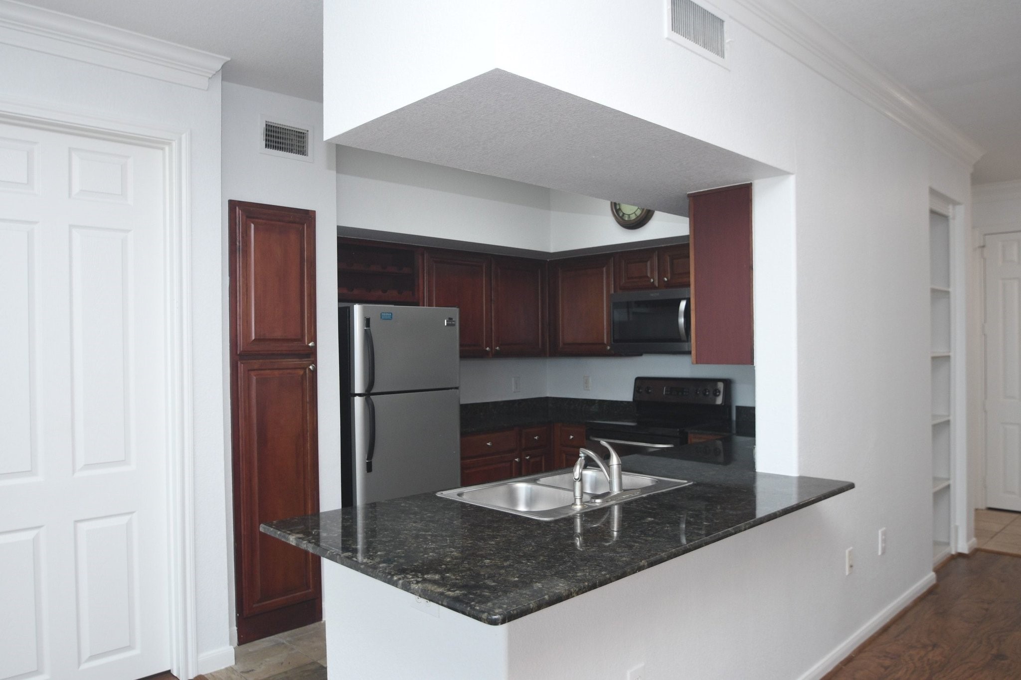 7575 Kirby Drive 1407 Property Photo 21