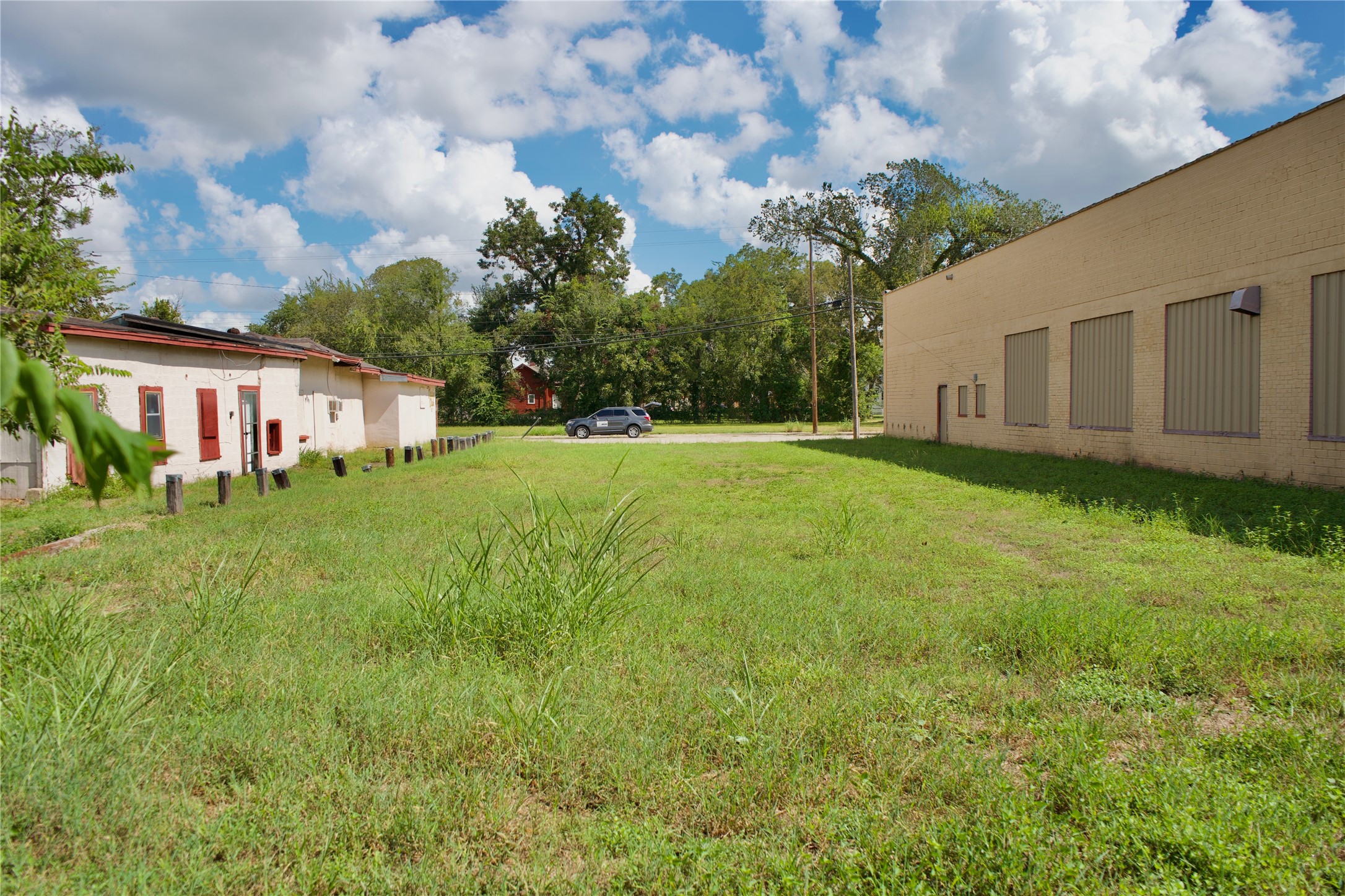 621 E Milam Street Property Photo 3