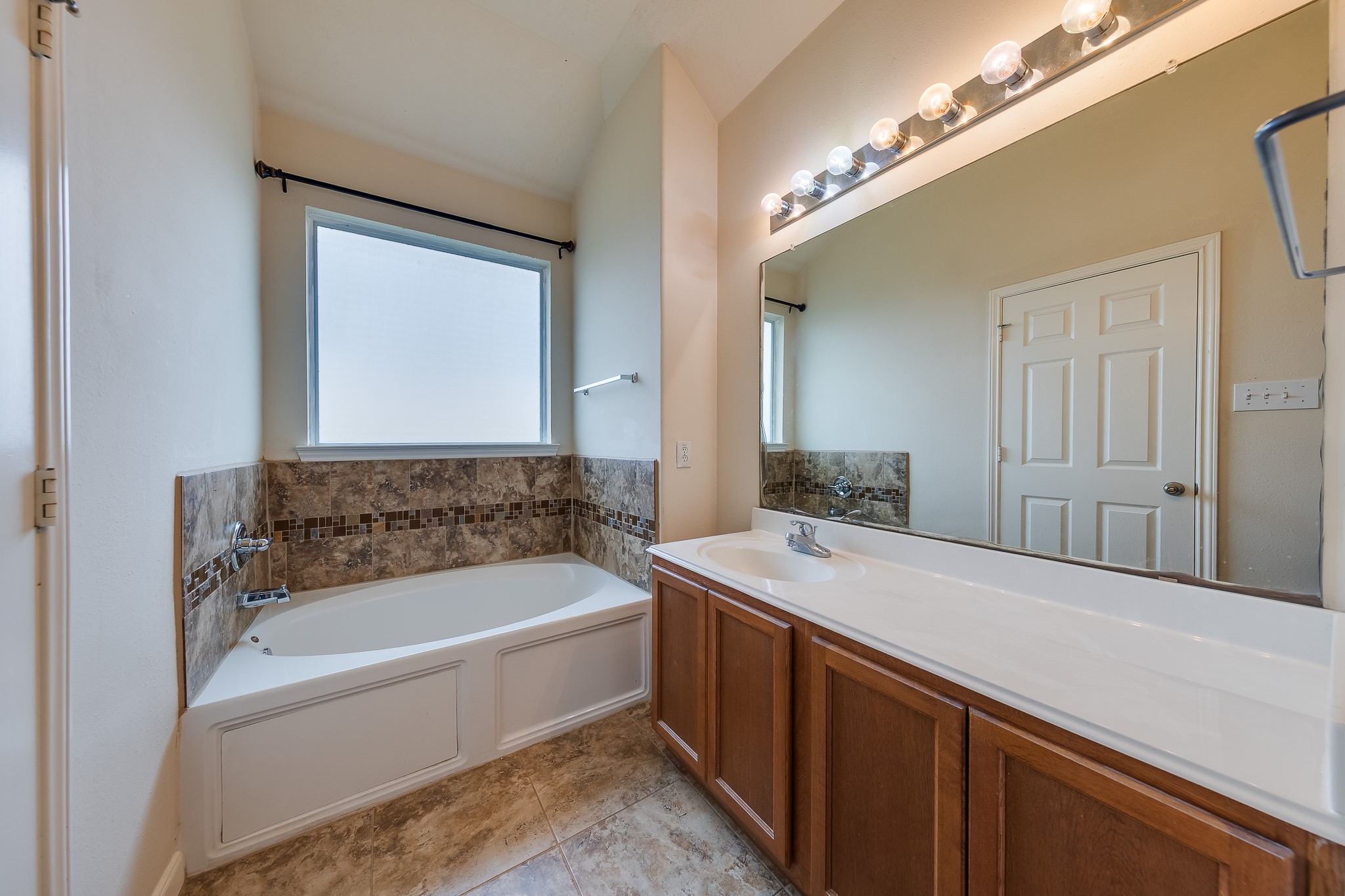 3503 Cypress Landing Court Property Photo 3