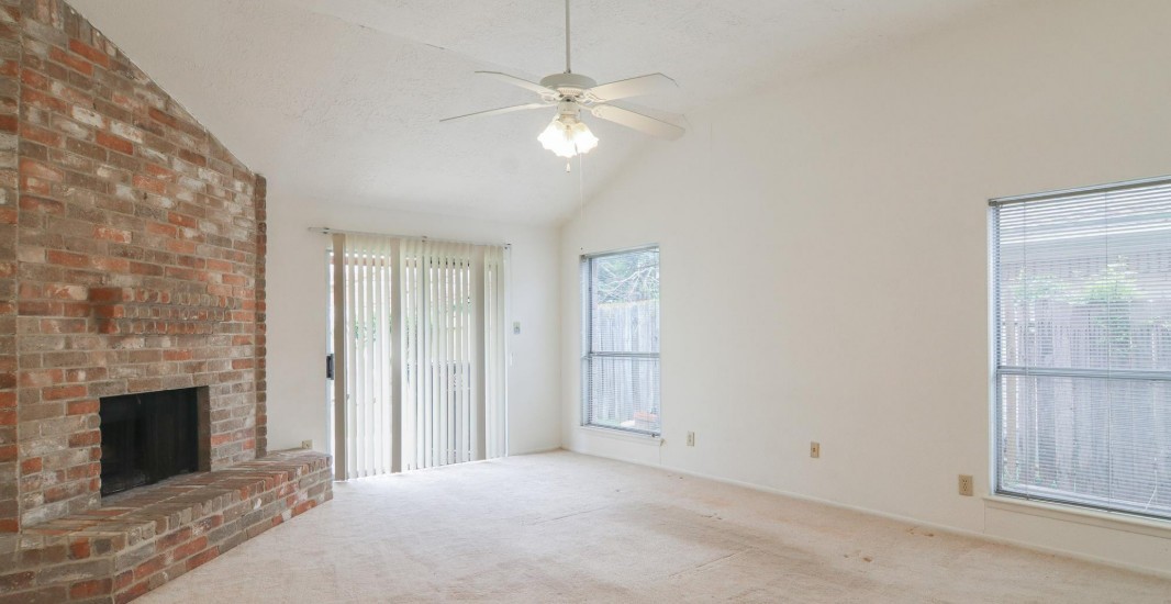 10802 Sashay Drive Property Photo 3