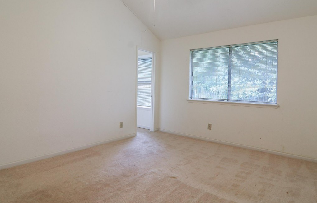 10802 Sashay Drive Property Photo 8