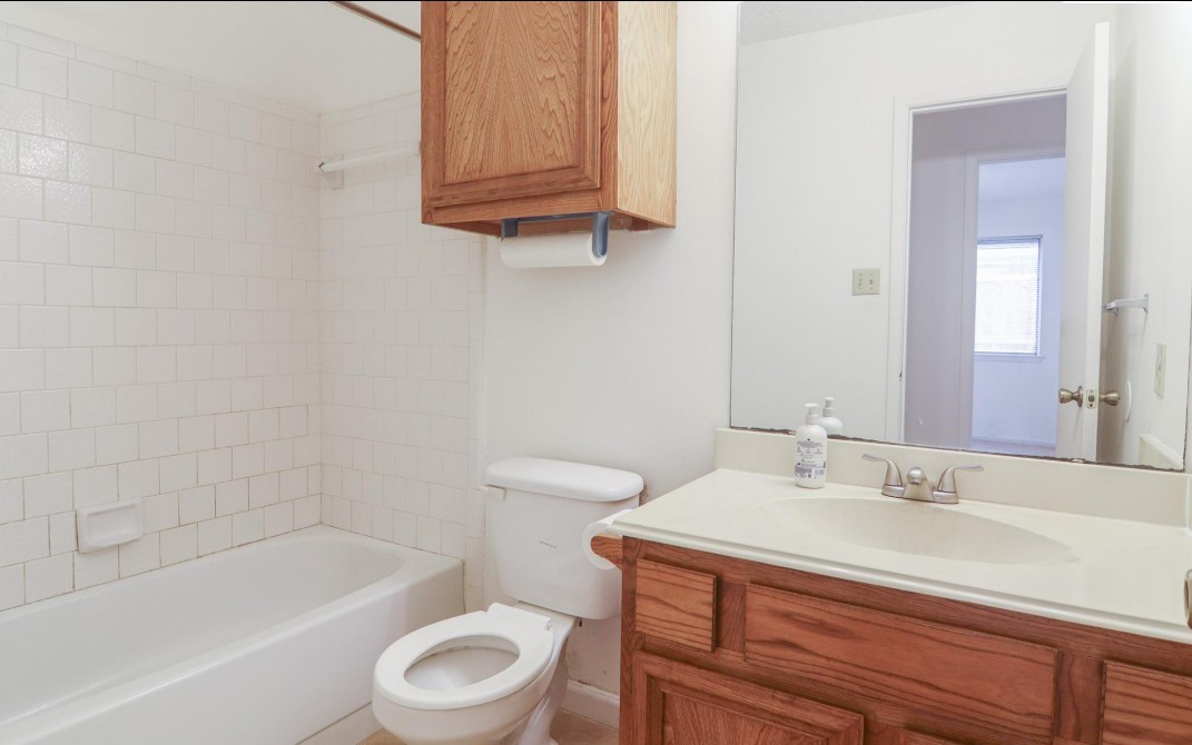 10802 Sashay Drive Property Photo 11