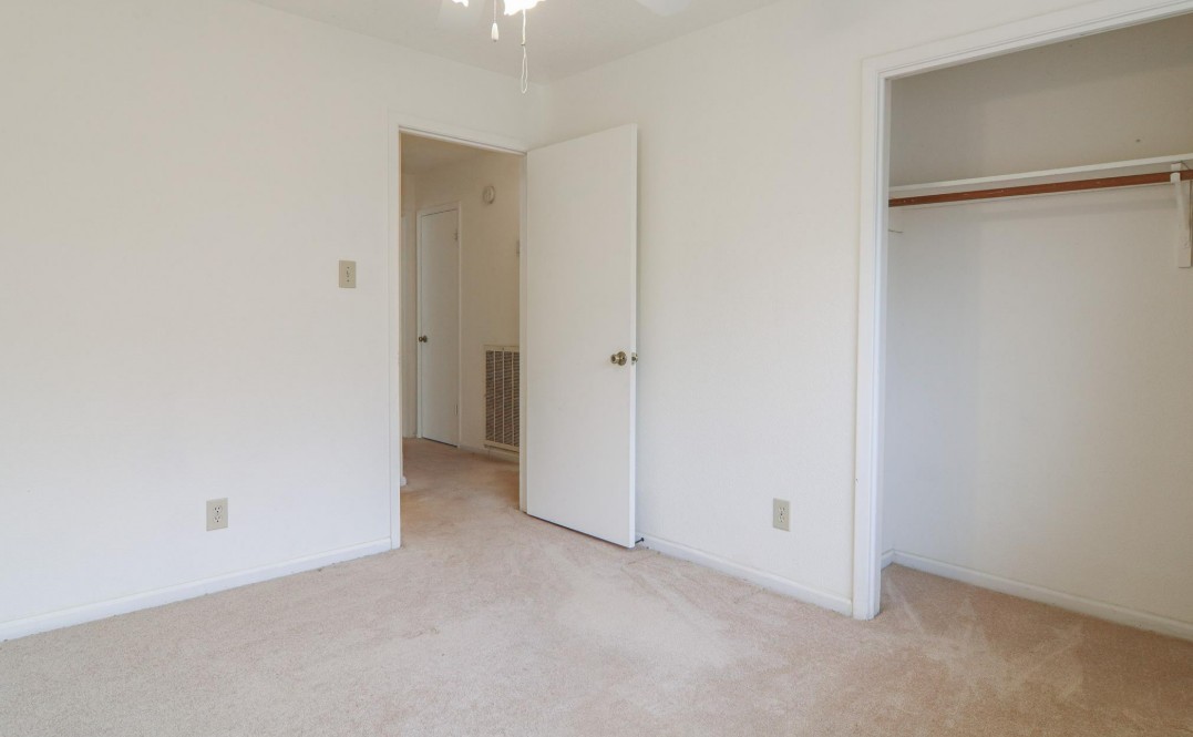 10802 Sashay Drive Property Photo 12