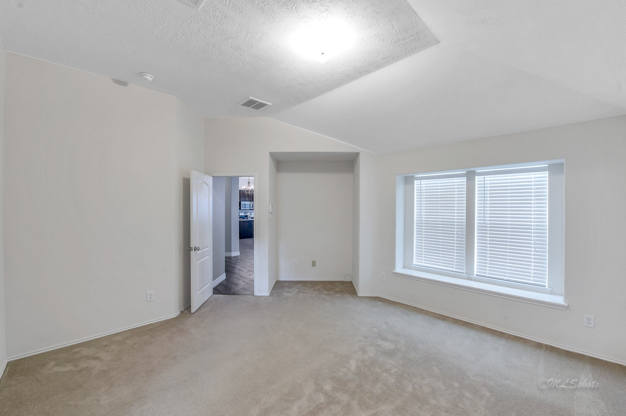 20103 Ray Falls Drive Property Photo 18