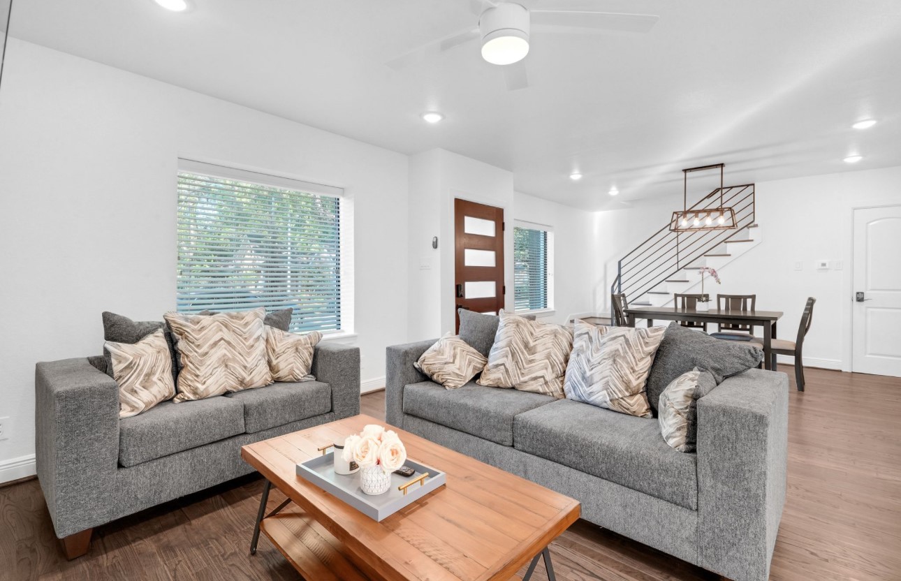 3021 Prospect Street Property Photo 3