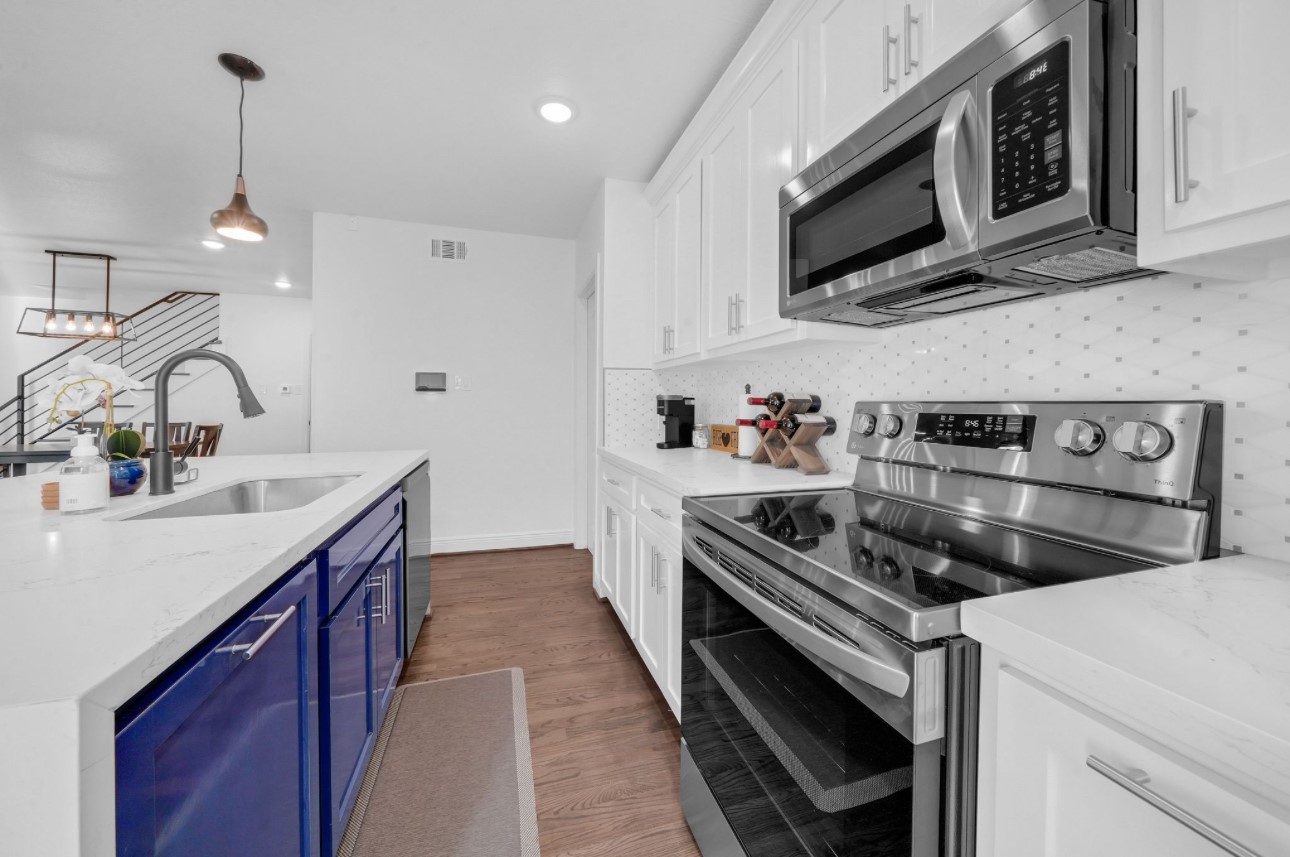 3021 Prospect Street Property Photo 8