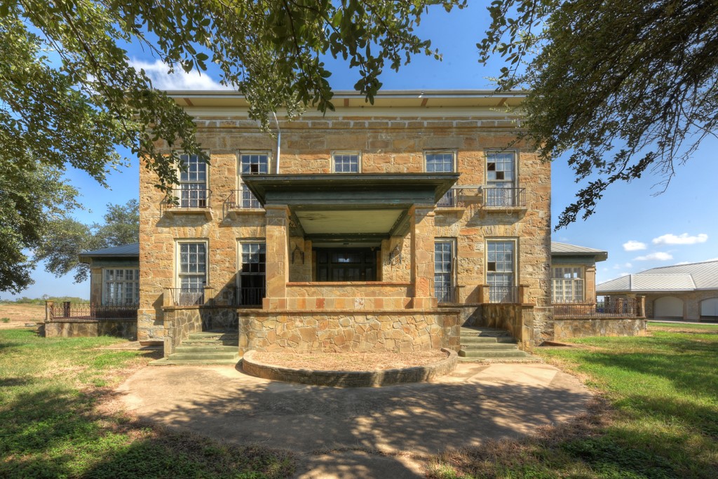 6887 Von Ormy Road Property Photo 1