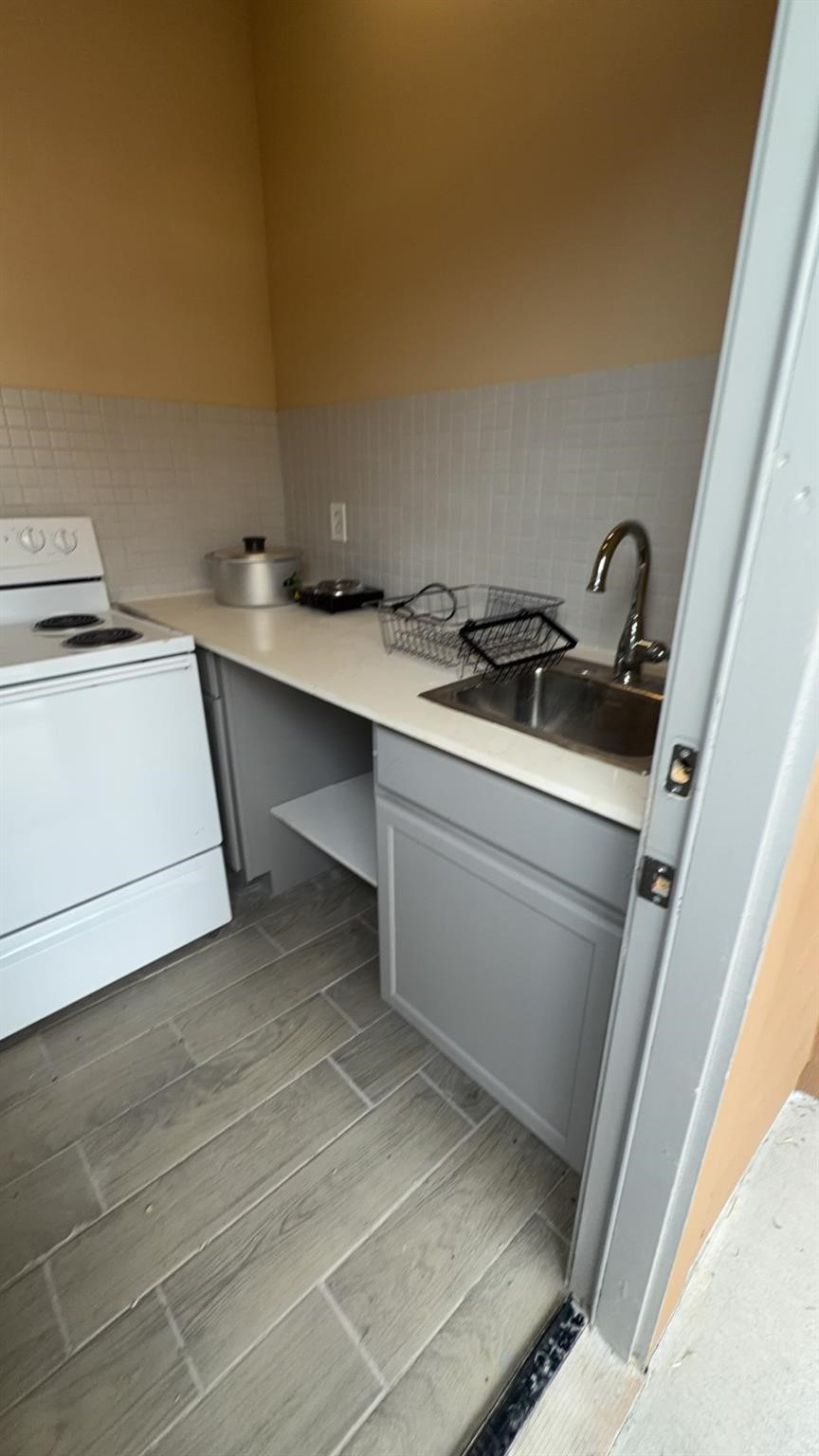 6303 Scotchwood Drive A Property Photo 4